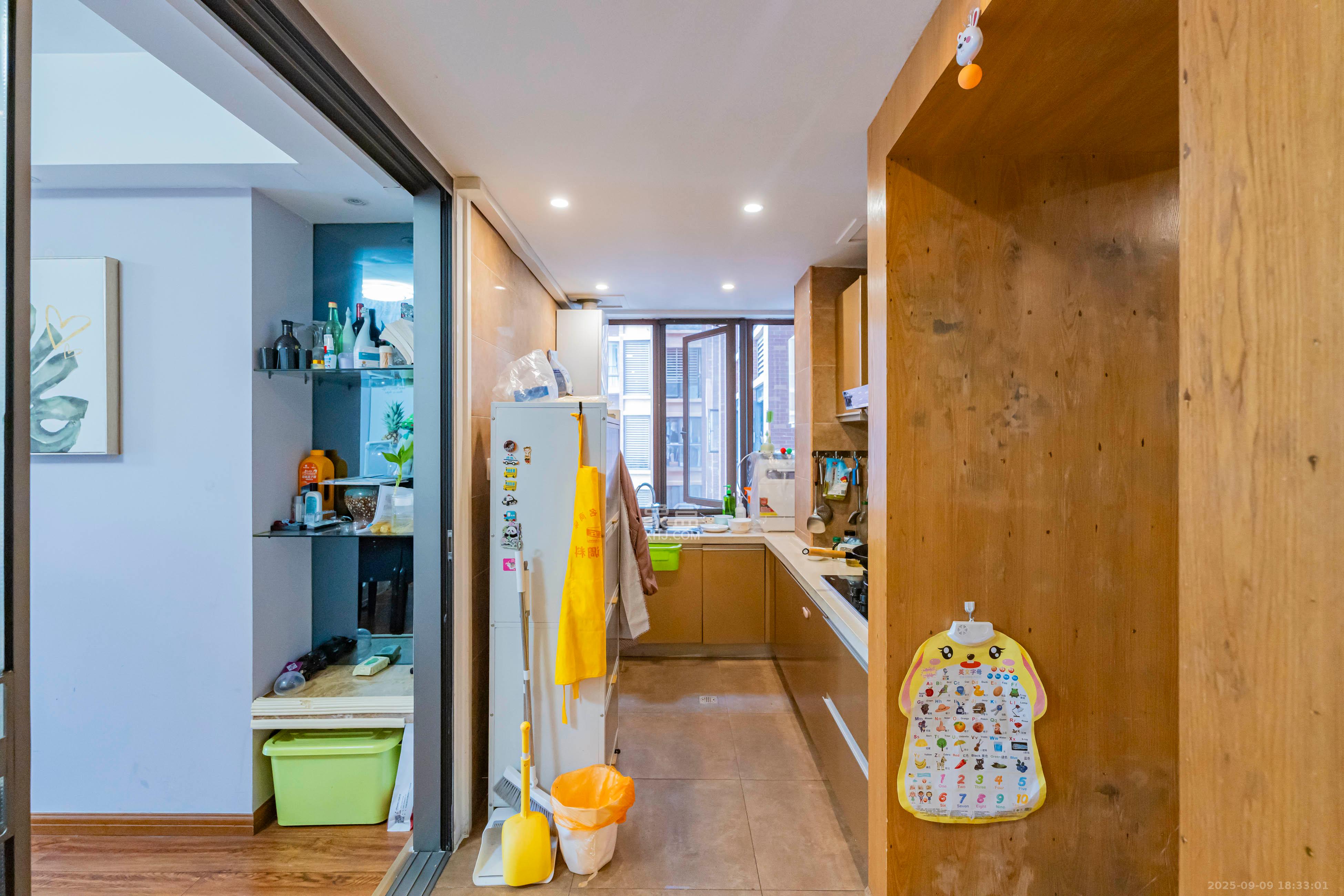 金色溪泉湾 2室2厅1卫 90.0万 金色溪泉湾 2室2厅1卫 90.0万厨房