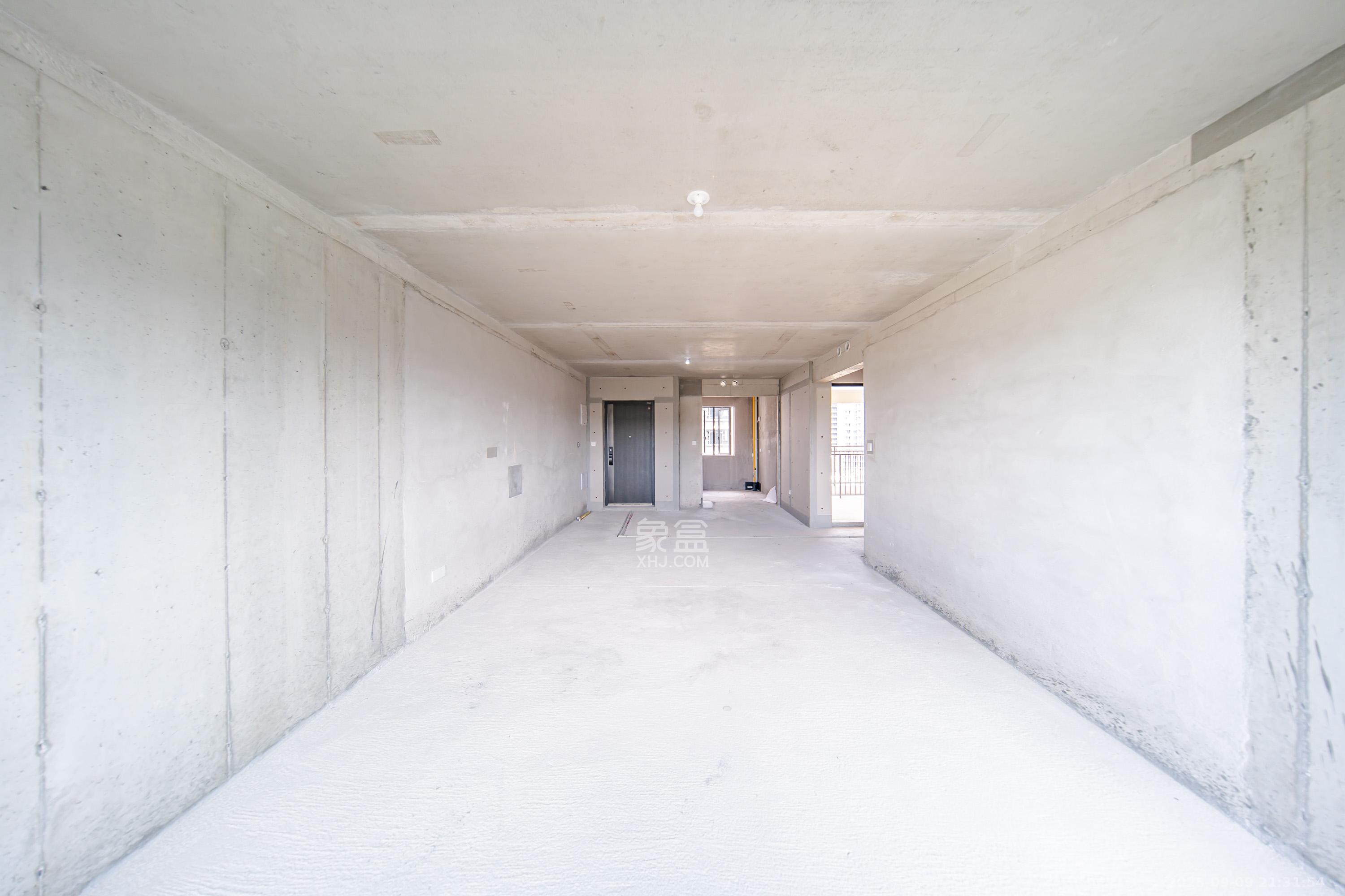 中建钰山湖  4室2厅2卫   210.00万客厅