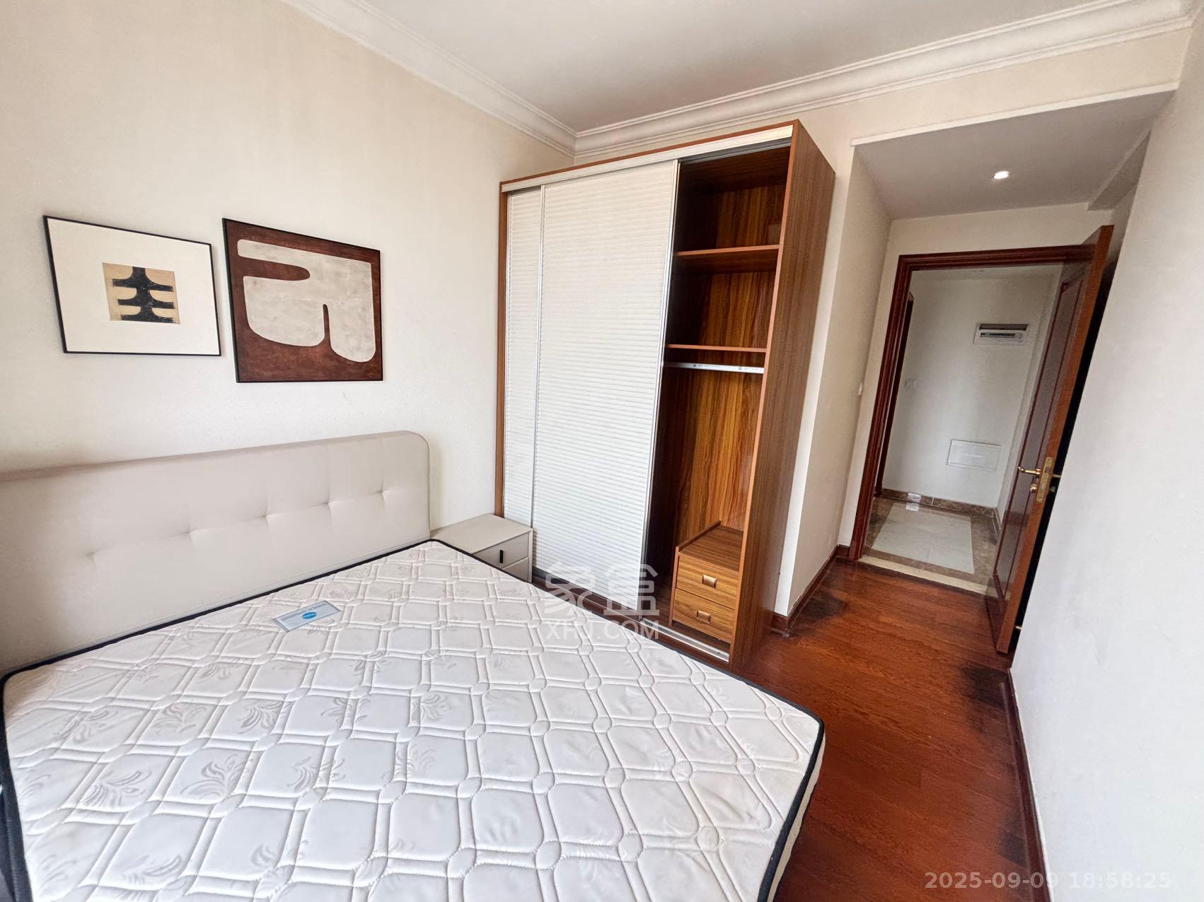 恒大国际广场  3室2厅1卫    3100.0元/月室内图