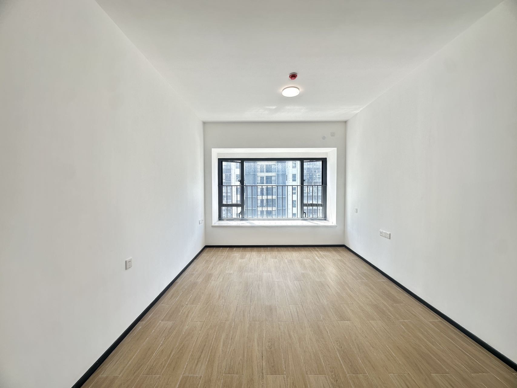 中海汇德里  3室2厅2卫    4500.0元/月 中海汇德里  3室2厅2卫    4500.0元/月室内图