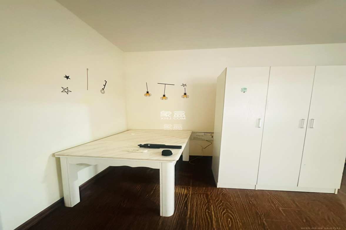 梅溪鑫苑名家 3室2厅1卫 2000.0元/月 梅溪鑫苑名家 3室2厅1卫 2000.0元/月室内图