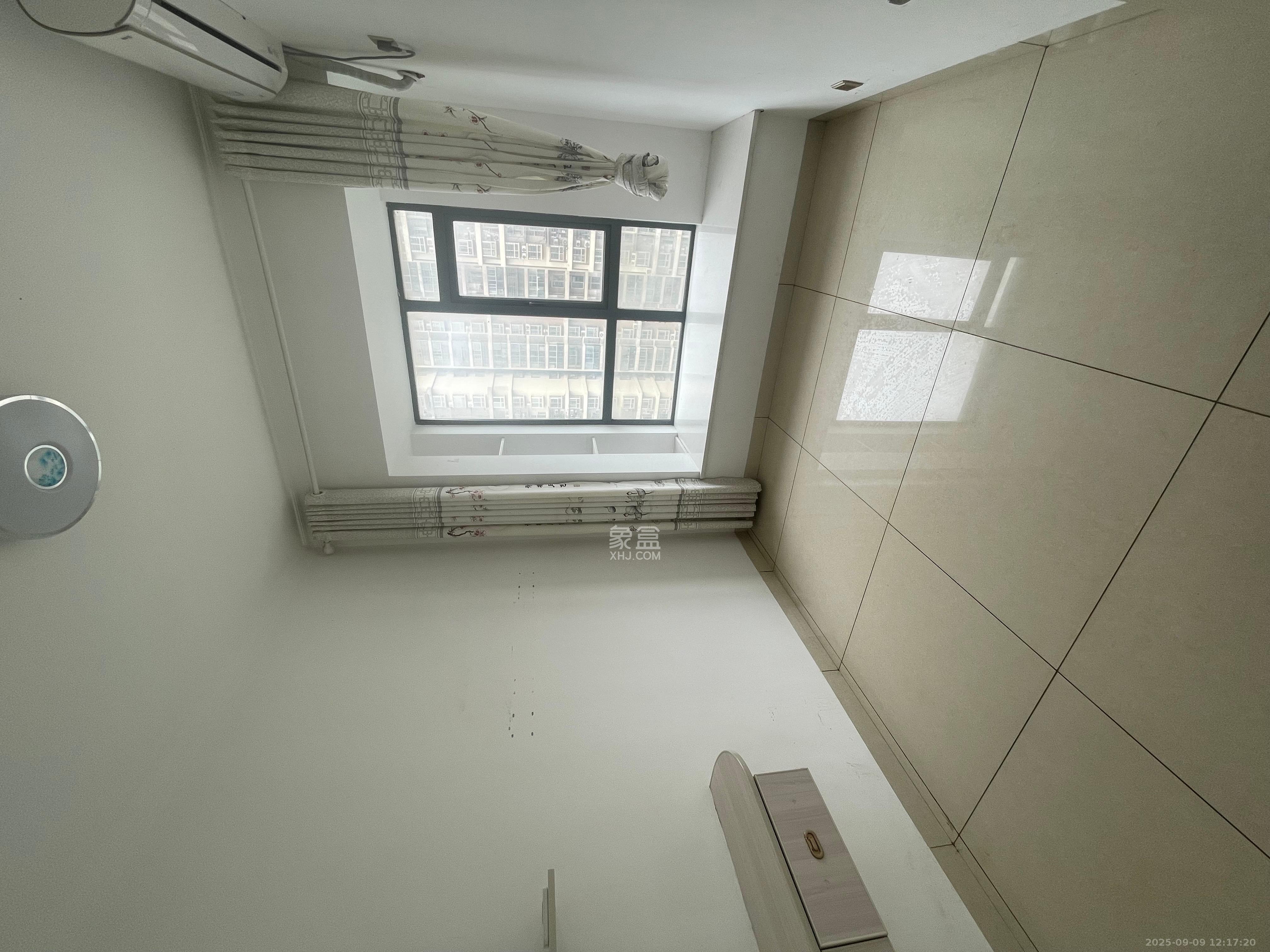 恒泰广场 1室0厅0卫 3200.0元/月 恒泰广场 1室0厅0卫 3200.0元/月室内图