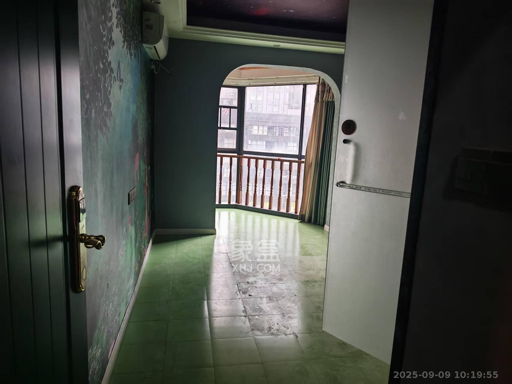 五一大道202(中环壹世界) 1室2厅2卫 8000.0元/月 五一大道202(中环壹世界) 1室2厅2卫 8000.0元/月室内图