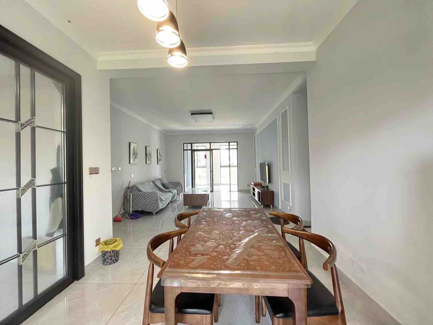 伴山公馆  3室2厅2卫    2000.0元/月 伴山公馆  3室2厅2卫    2000.0元/月室内图