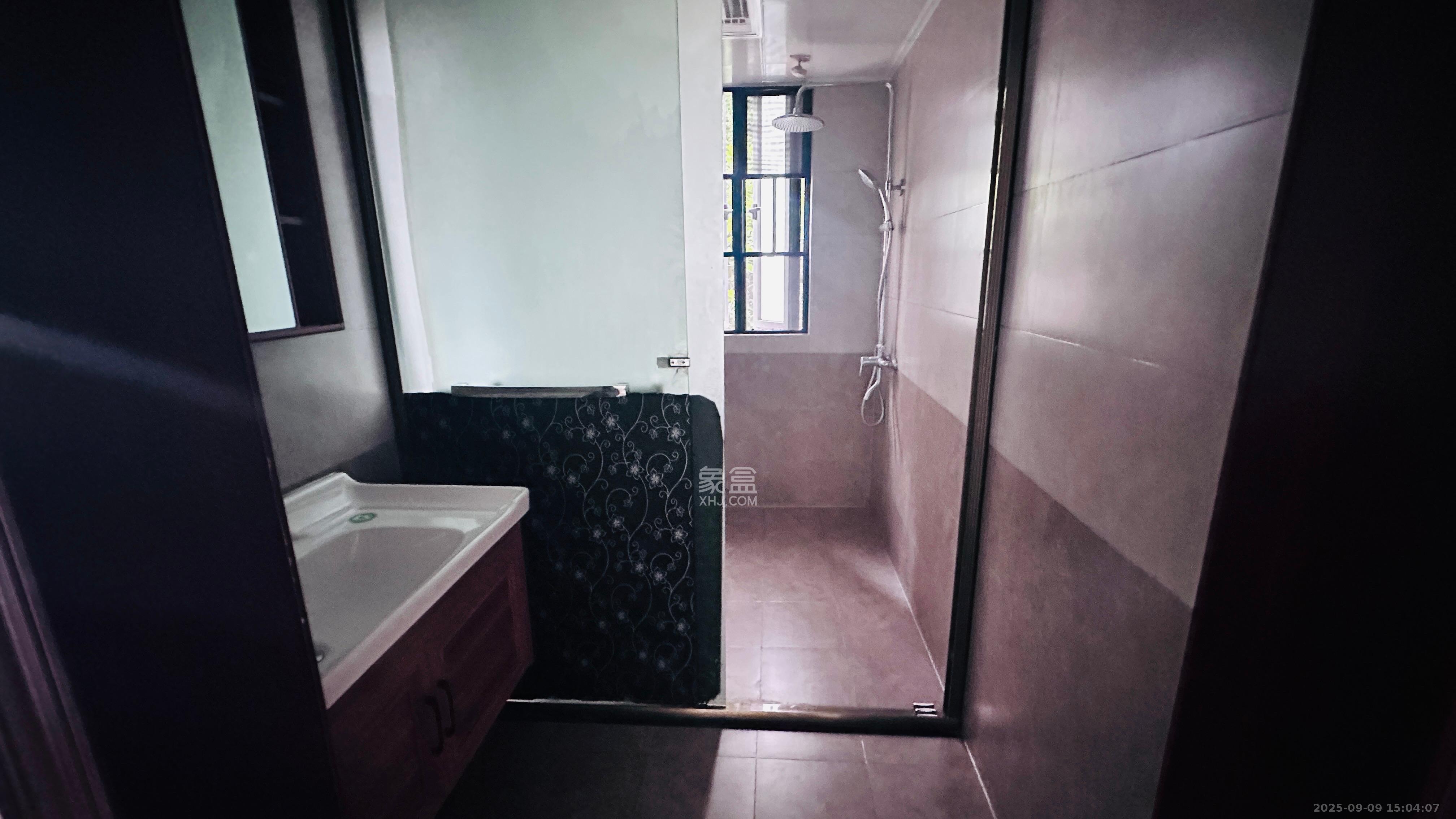 半山壹号 3室2厅1卫 2700.0元/月 半山壹号 3室2厅1卫 2700.0元/月室内图