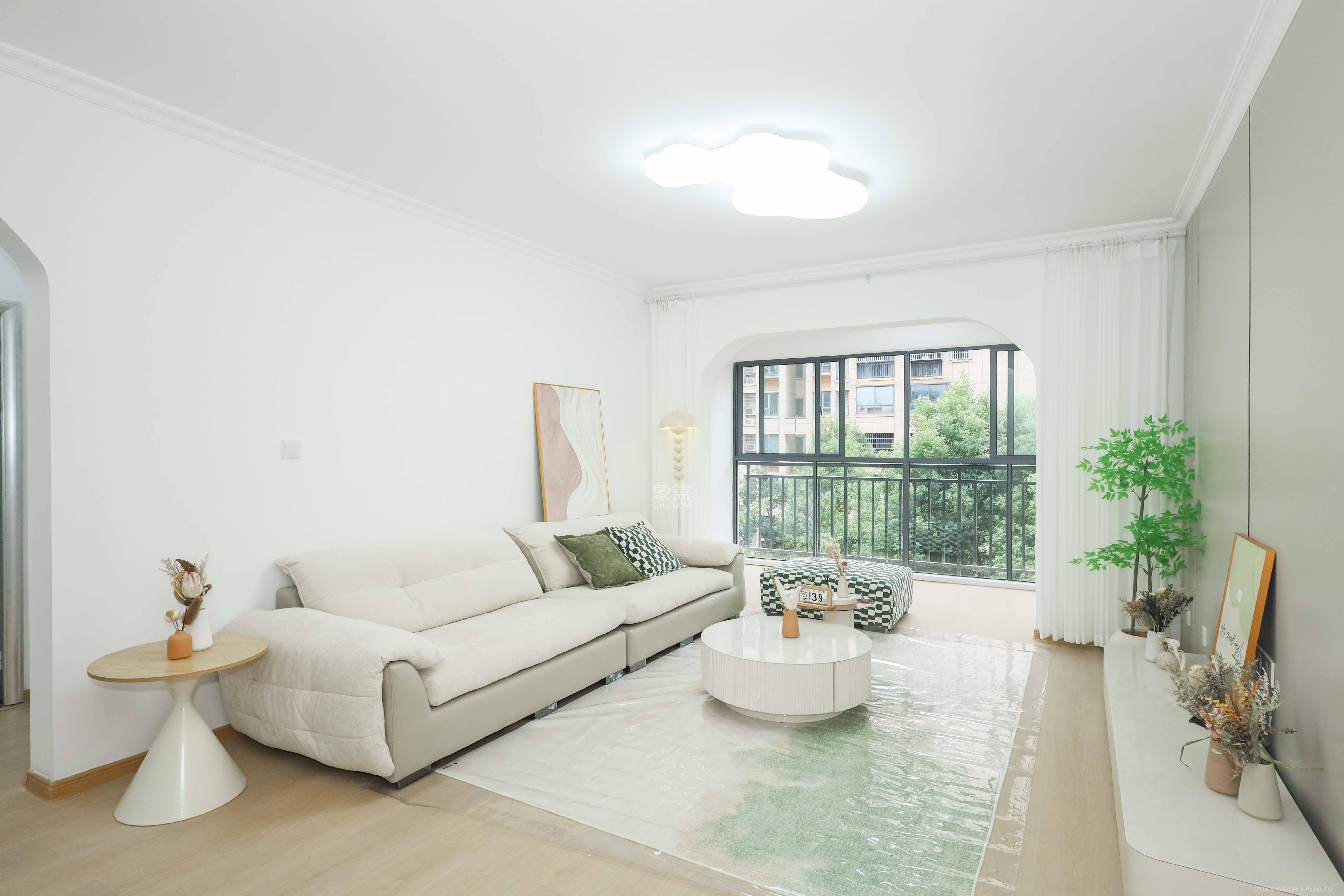 保利麓谷林语A区  3室1厅1卫    73.0万客厅