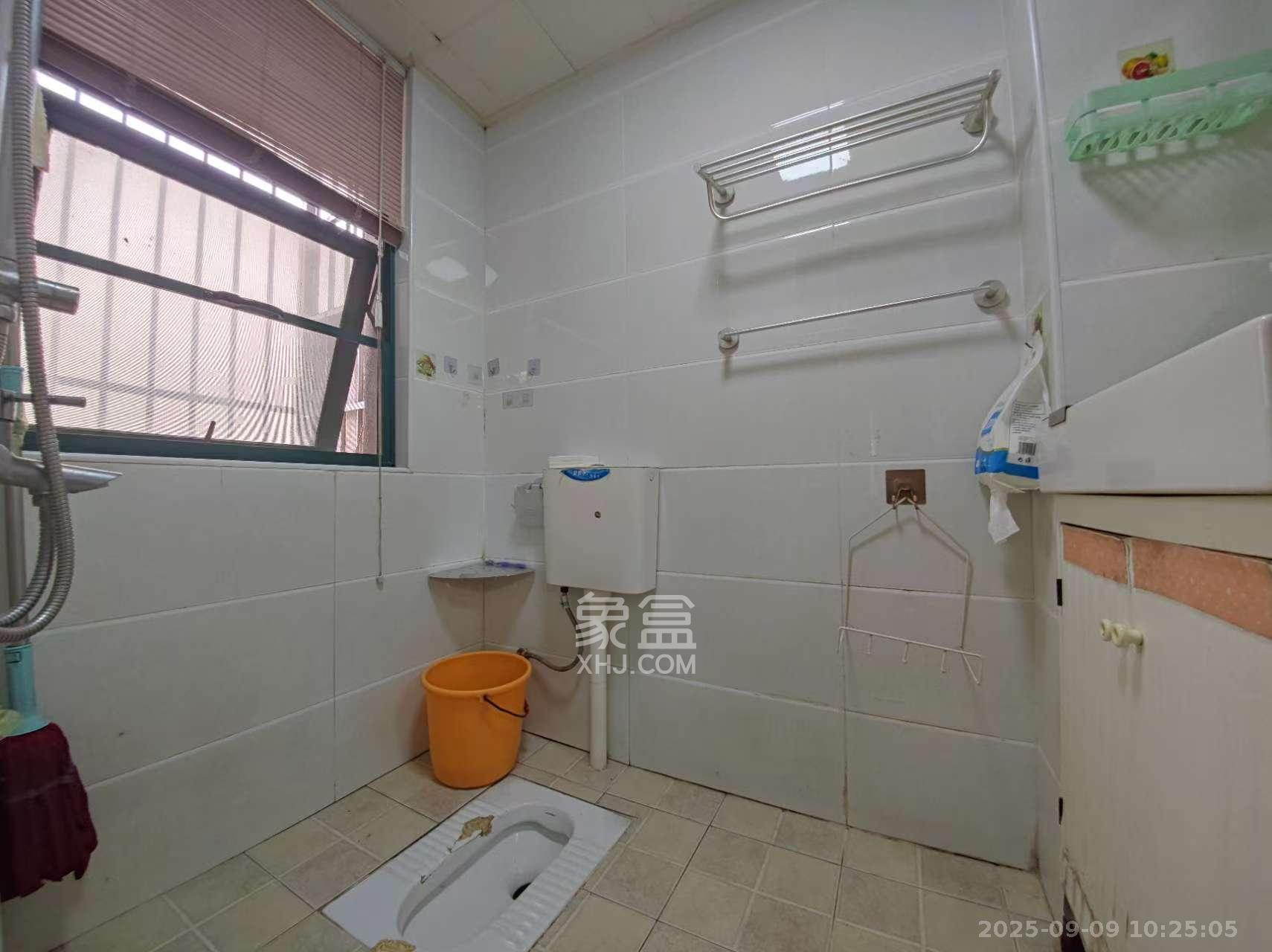 维一星城原山苑 3室2厅1卫 2100.0元/月 维一星城原山苑 3室2厅1卫 2100.0元/月室内图