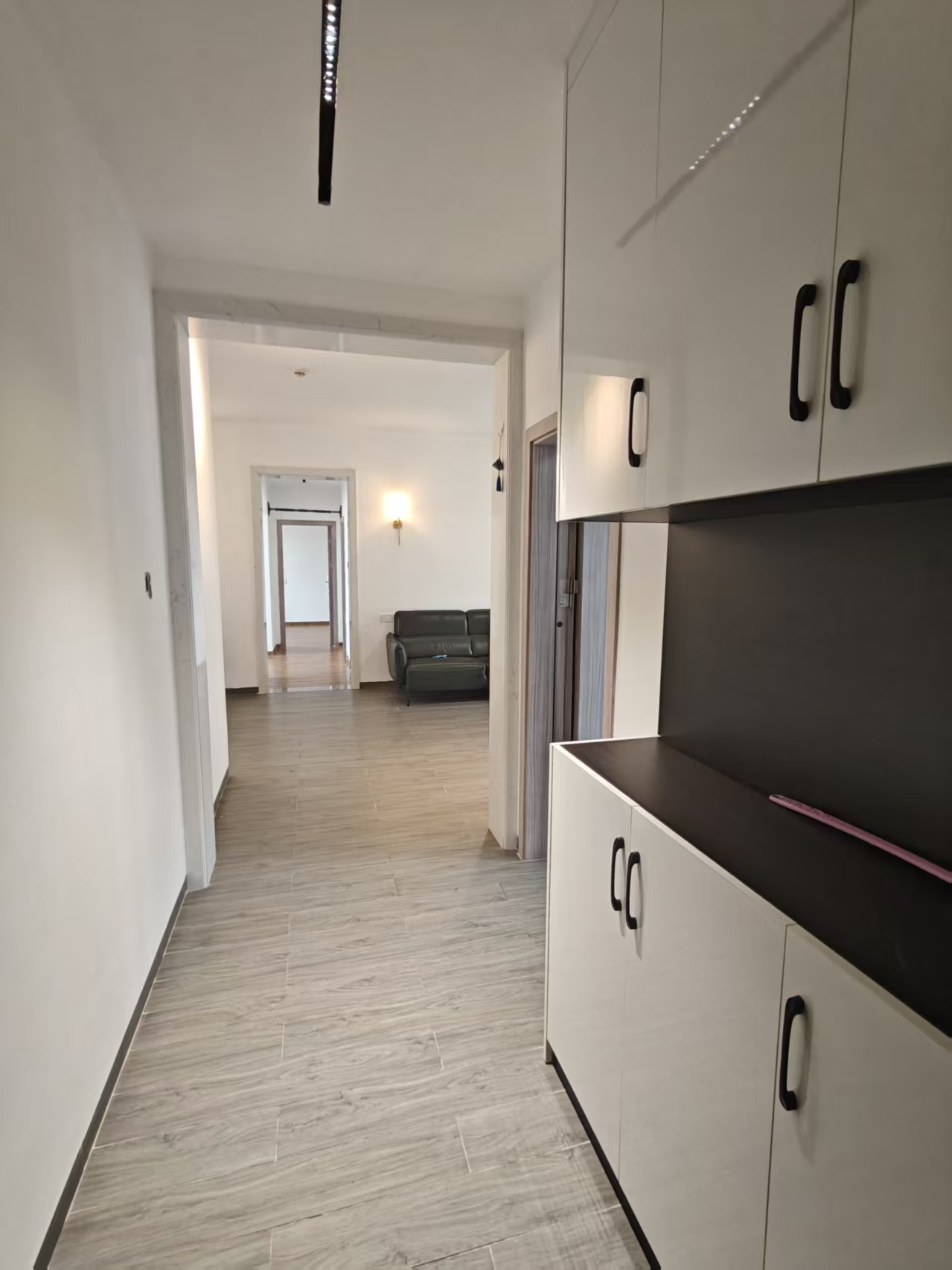 恩祥新城 4室2厅2卫 3800.0元/月 恩祥新城 4室2厅2卫 3800.0元/月室内图