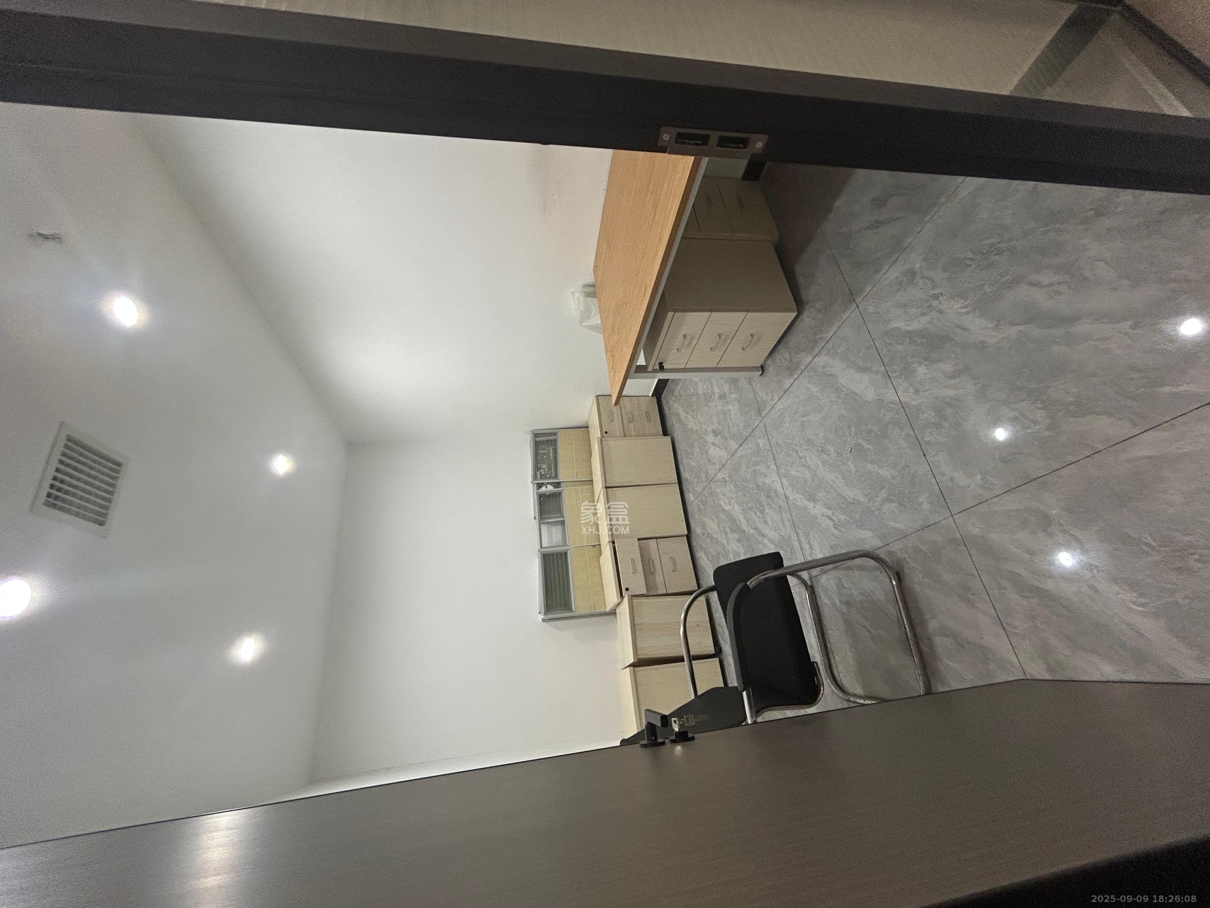 华润置地广场二期  1室0厅0卫    4000.0元/月室内图