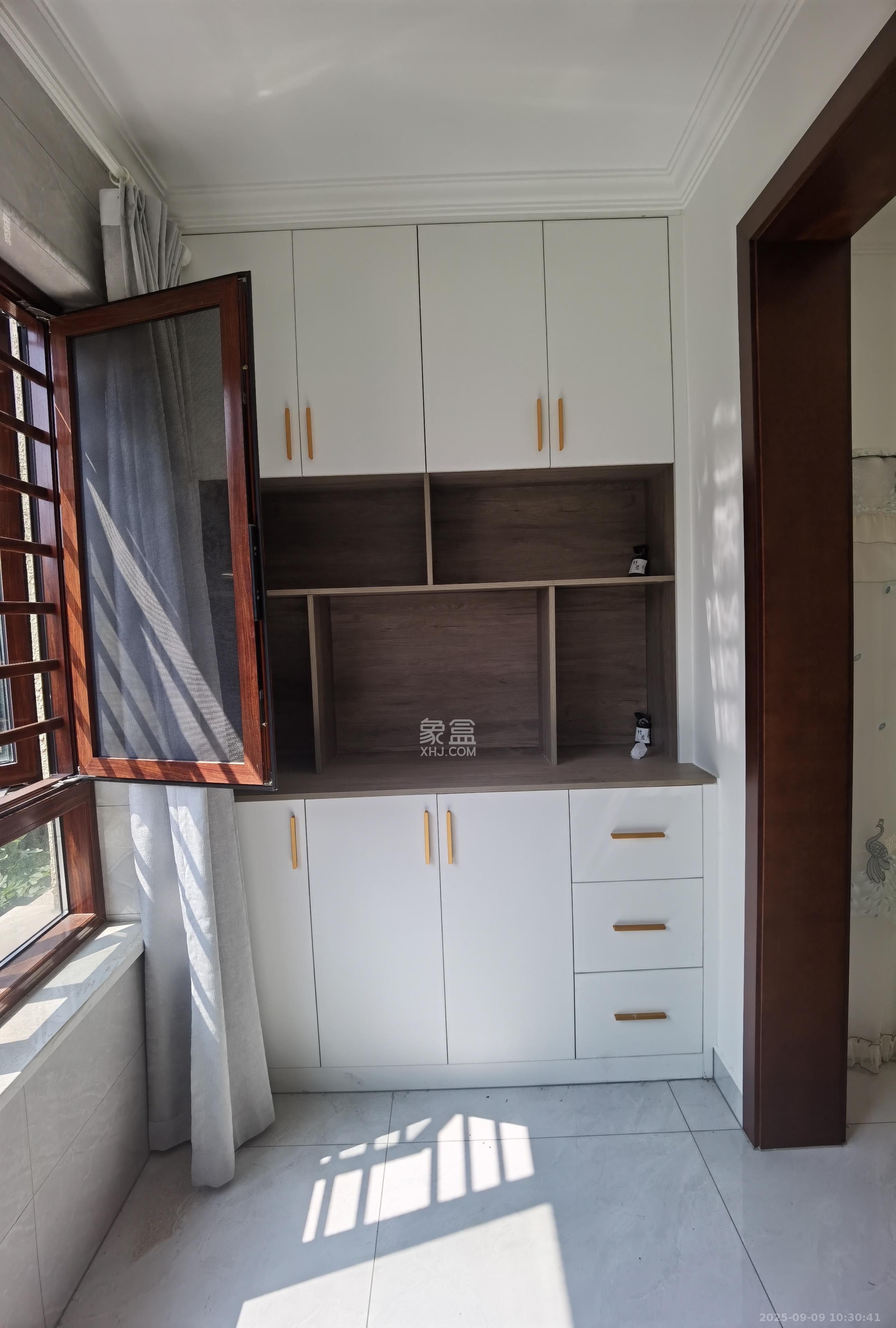 华润桃源里  4室2厅2卫    2600.0元/月室内图