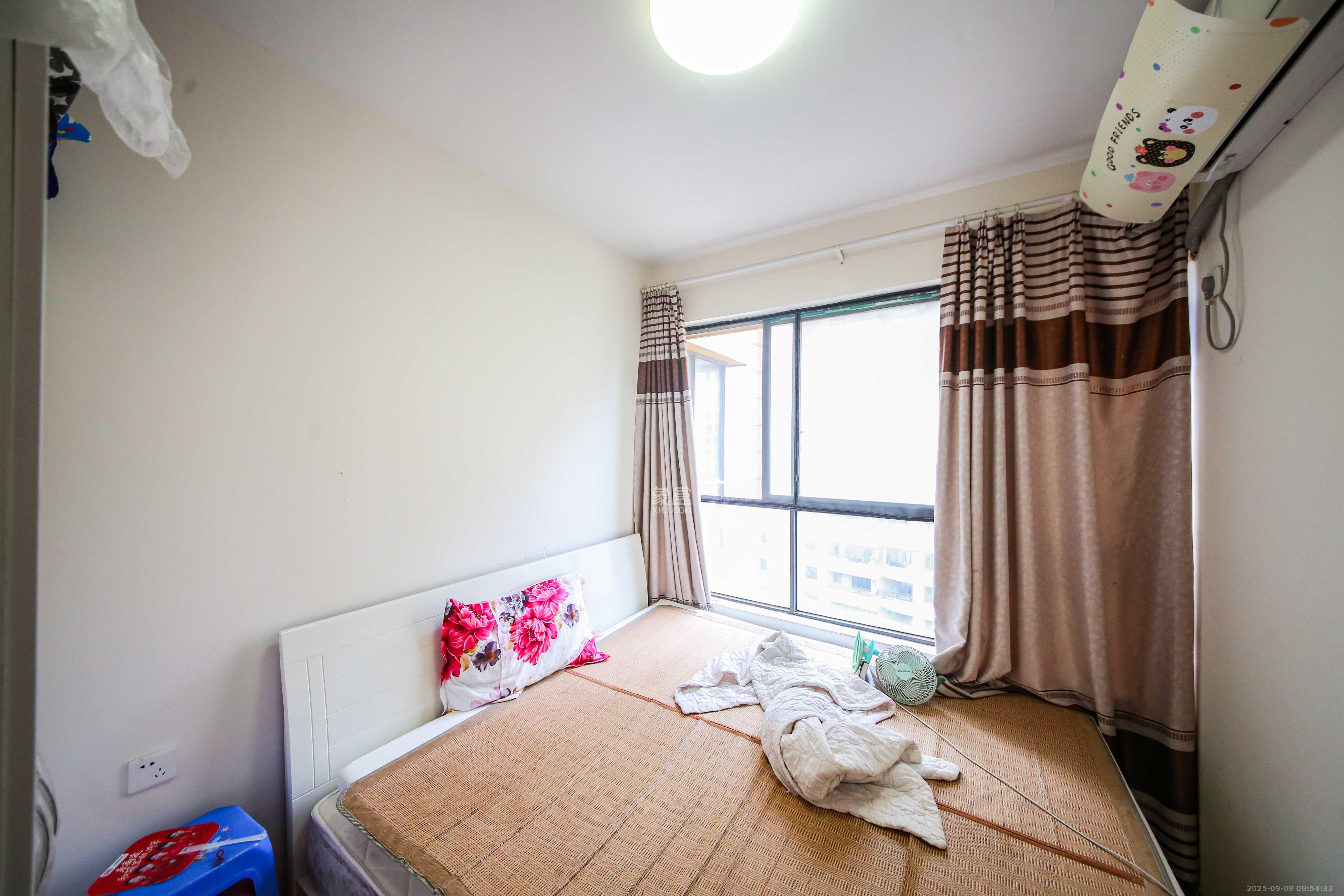 水墨林溪 3室2厅2卫 90.0万 水墨林溪 3室2厅2卫 90.0万卧室