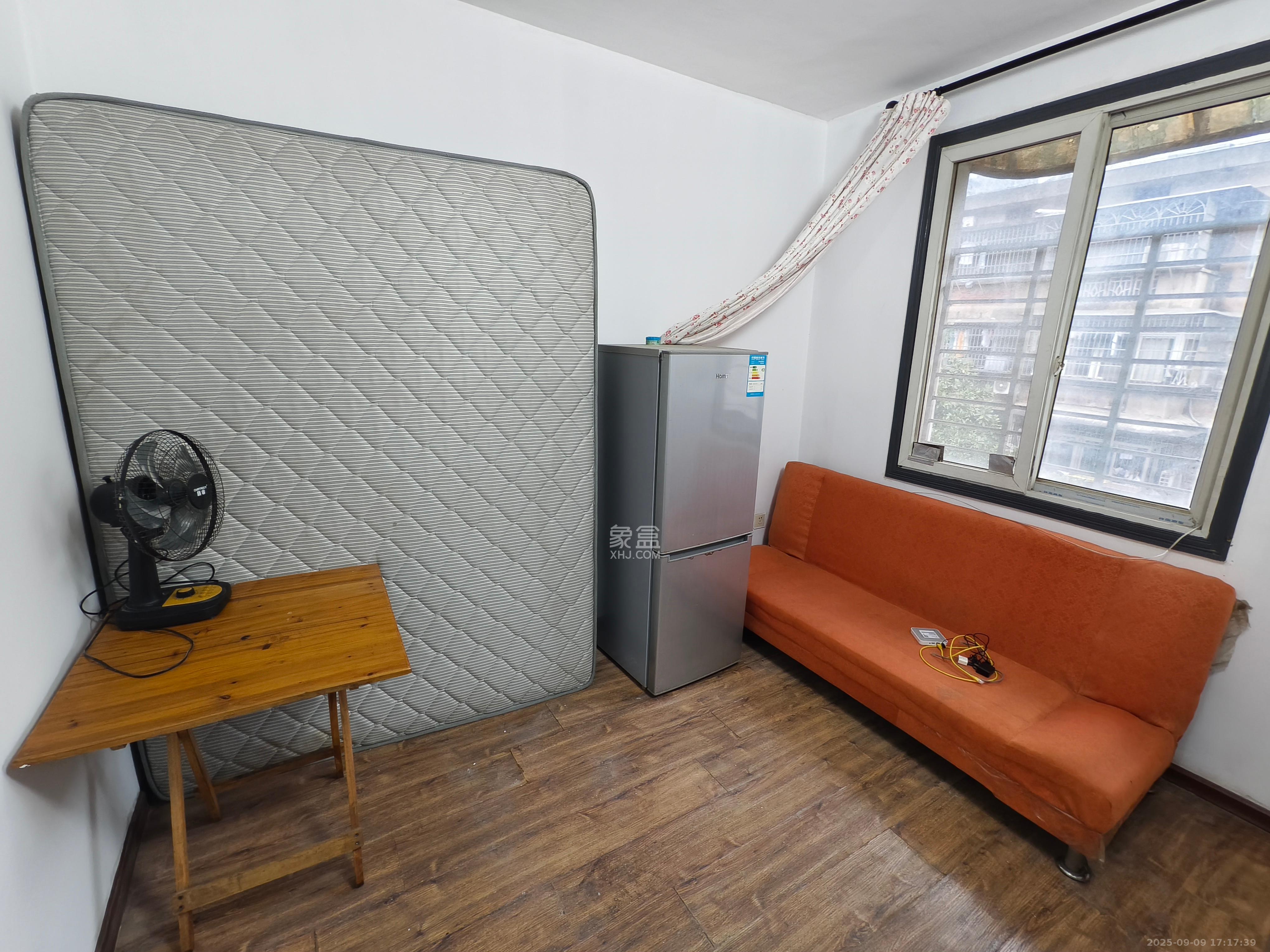 钟馗庙小区  2室2厅1卫    1200.0元/月室内图