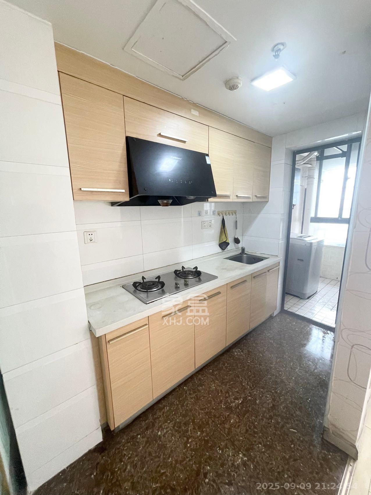 中信文化广场(中信新城二期) 2室1厅2卫 1400.0元/月 中信文化广场(中信新城二期) 2室1厅2卫 1400.0元/月室内图