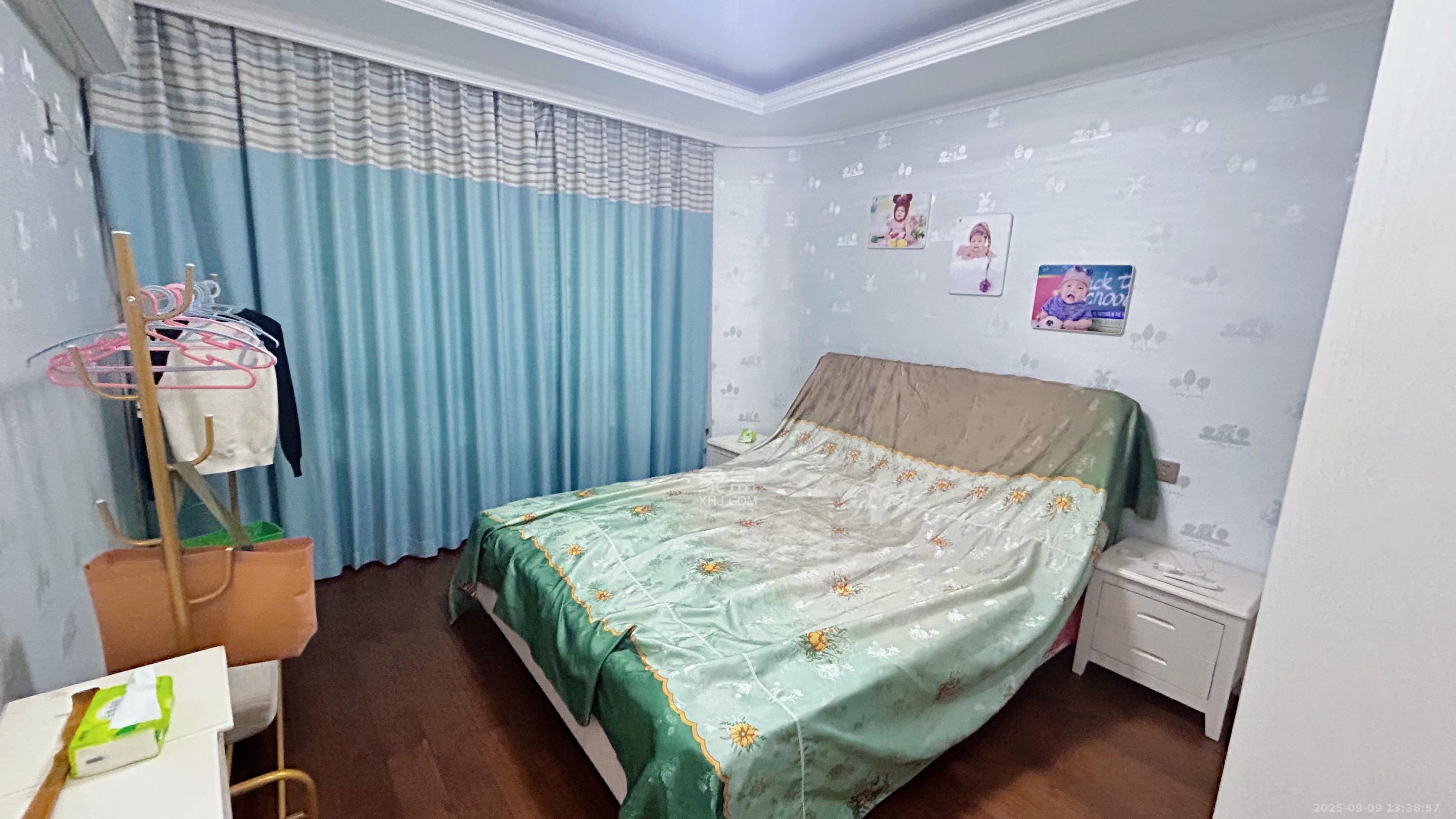 奥克斯广场  3室2厅2卫   3500.00元/月室内图
