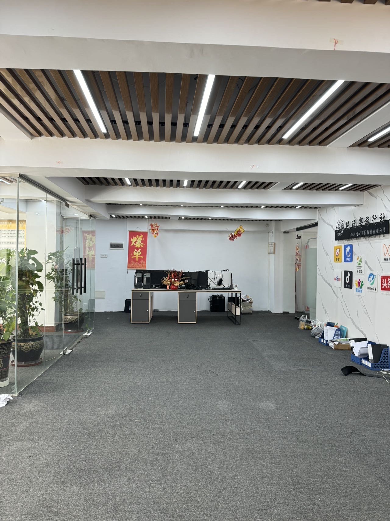 昌海大厦  8室1厅1卫    12000.0元/月室内图