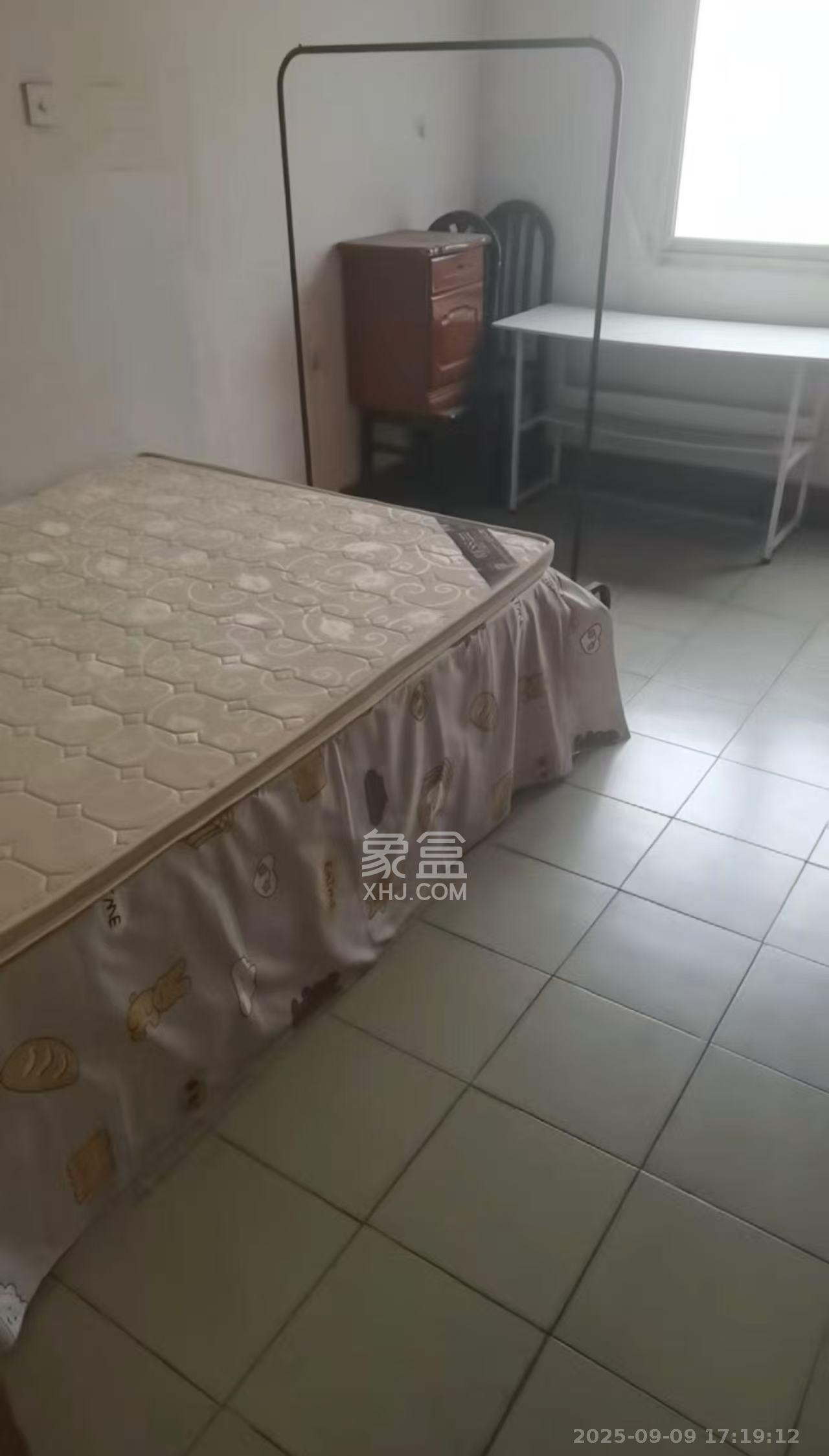 湖橡宿舍/湖橡小区  2室1厅1卫    1000.0元/月 湖橡宿舍/湖橡小区  2室1厅1卫    1000.0元/月室内图