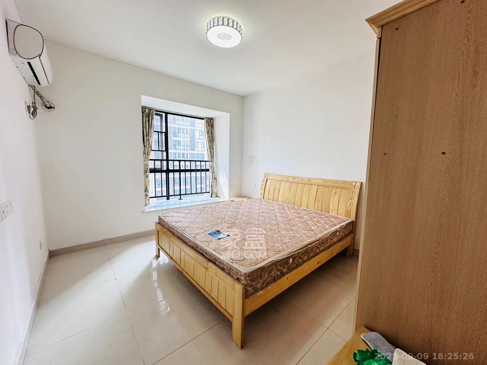 慢步江湾  3室2厅2卫    2500.0元/月室内图