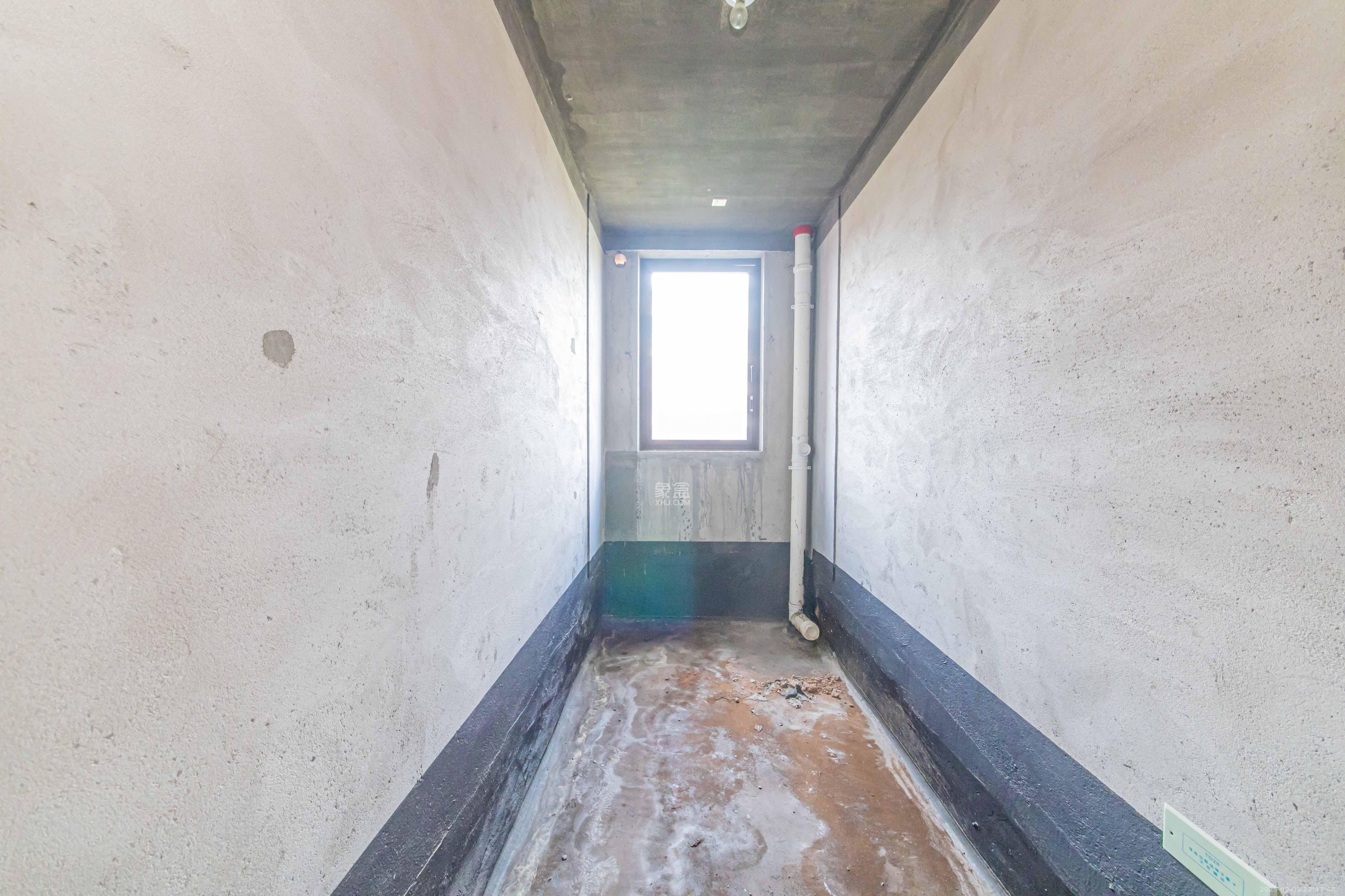 鑫远紫樾香山一期  5室2厅2卫    500.0万 鑫远紫樾香山一期  5室2厅2卫    500.0万卫生间