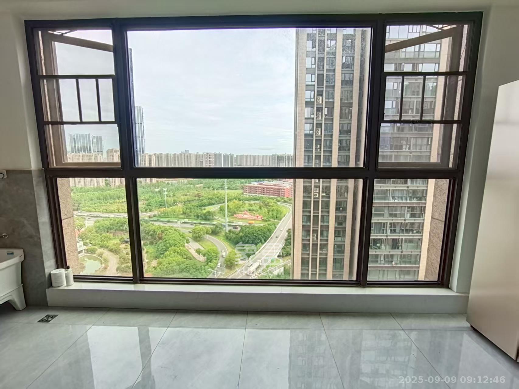 明昇壹城(明昇时代广场)二期  4室2厅2卫    5000.0元/月 明昇壹城(明昇时代广场)二期  4室2厅2卫    5000.0元/月室内图