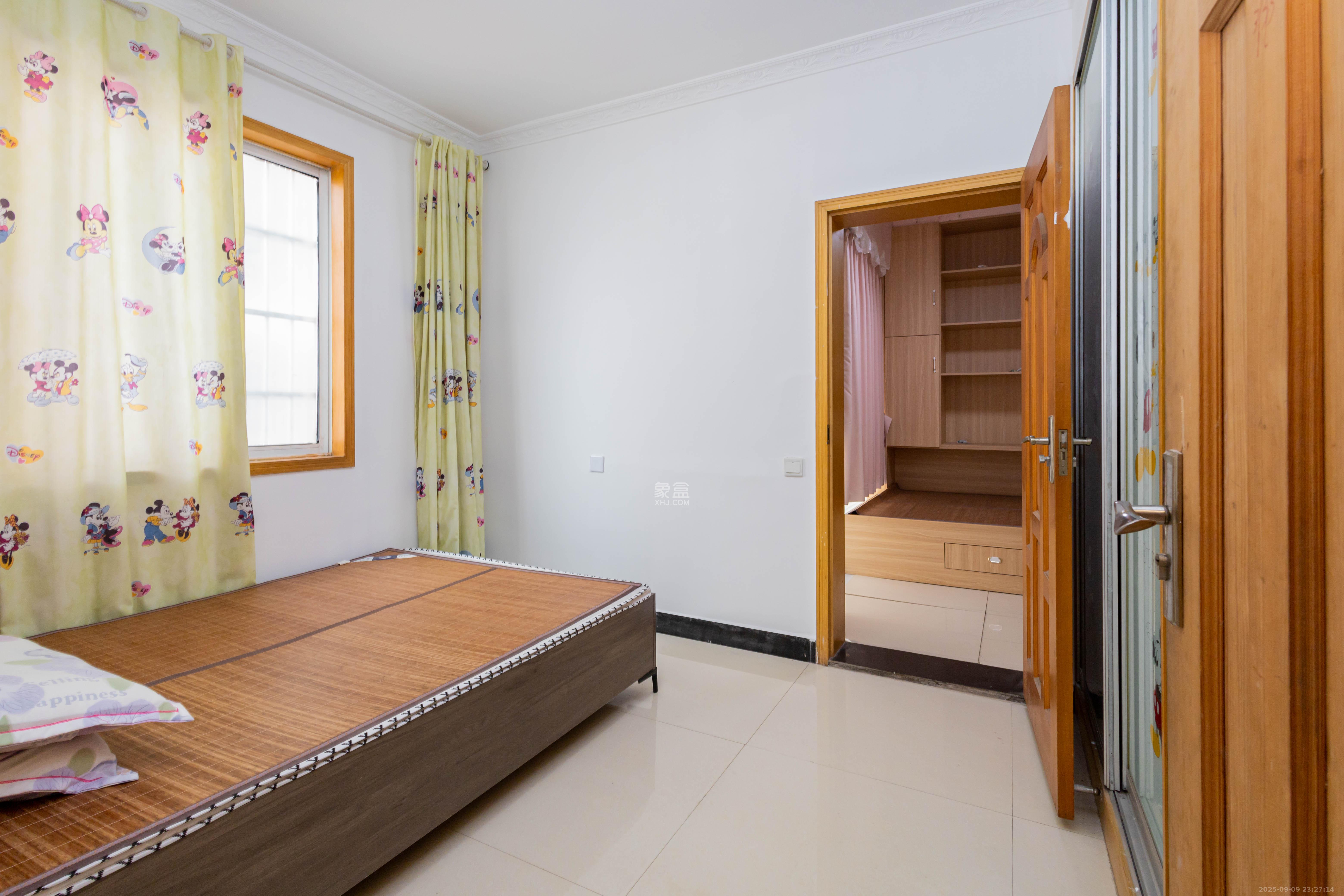 丁家高层公寓(领尚公寓)  3室2厅1卫    38.0万 丁家高层公寓(领尚公寓)  3室2厅1卫    38.0万卧室