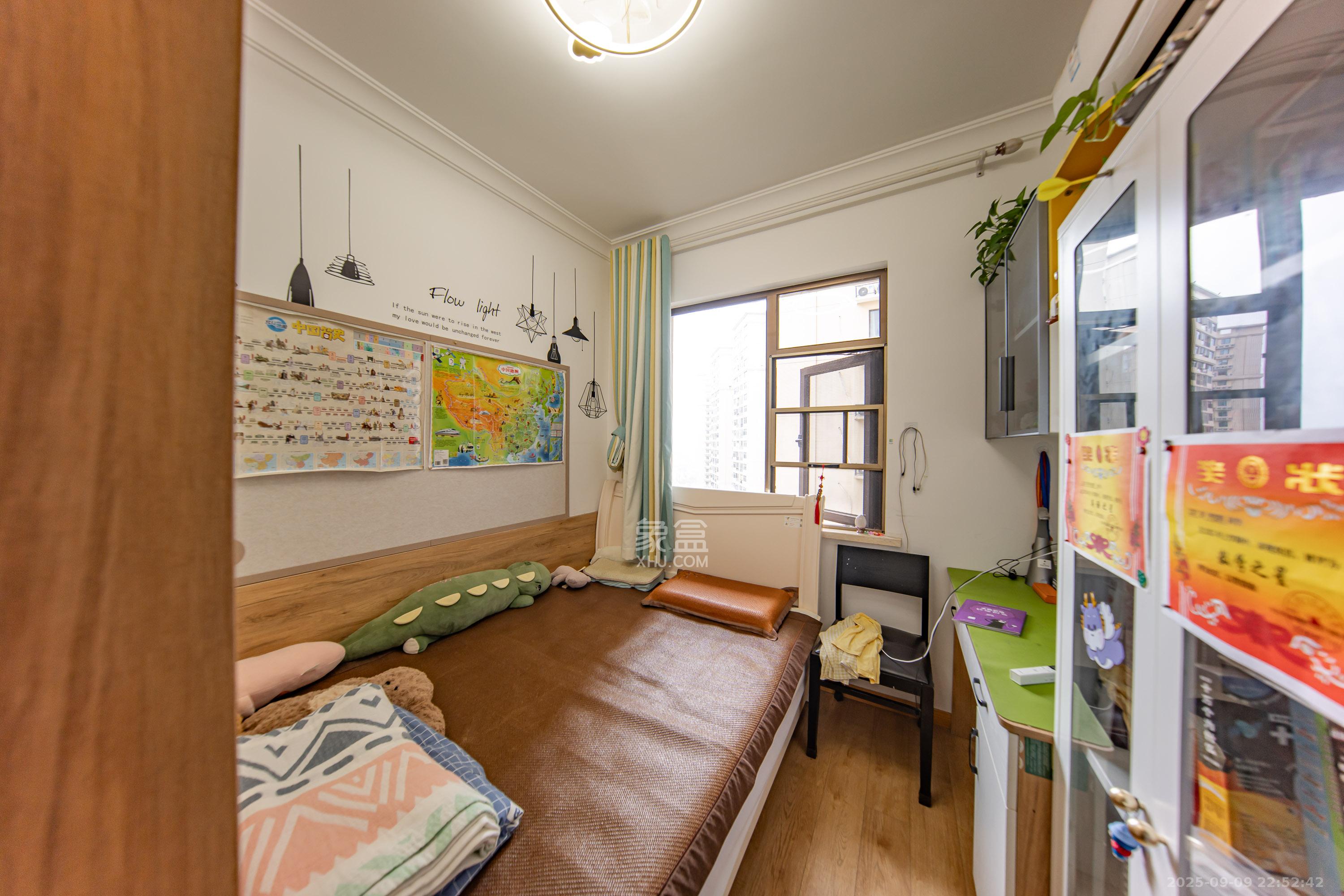 江山帝景哈佛 3室2厅1卫 79.8万 江山帝景哈佛 3室2厅1卫 79.8万卧室