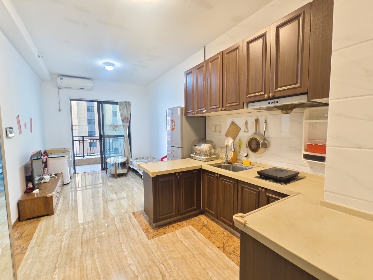 碧桂园一、二期(中央首府)  2室2厅1卫    65.0万 碧桂园一、二期(中央首府)  2室2厅1卫    65.0万客厅