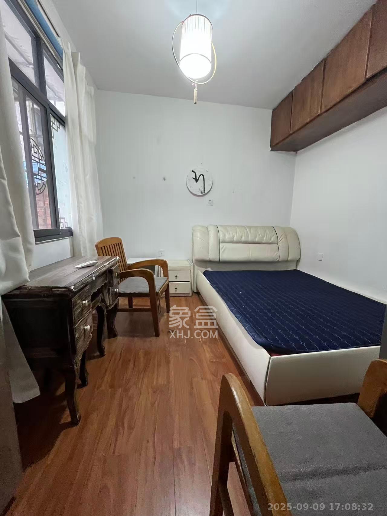 崇文里、崇圣里散盘 3室1厅1卫 1650.0元/月 崇文里、崇圣里散盘 3室1厅1卫 1650.0元/月室内图