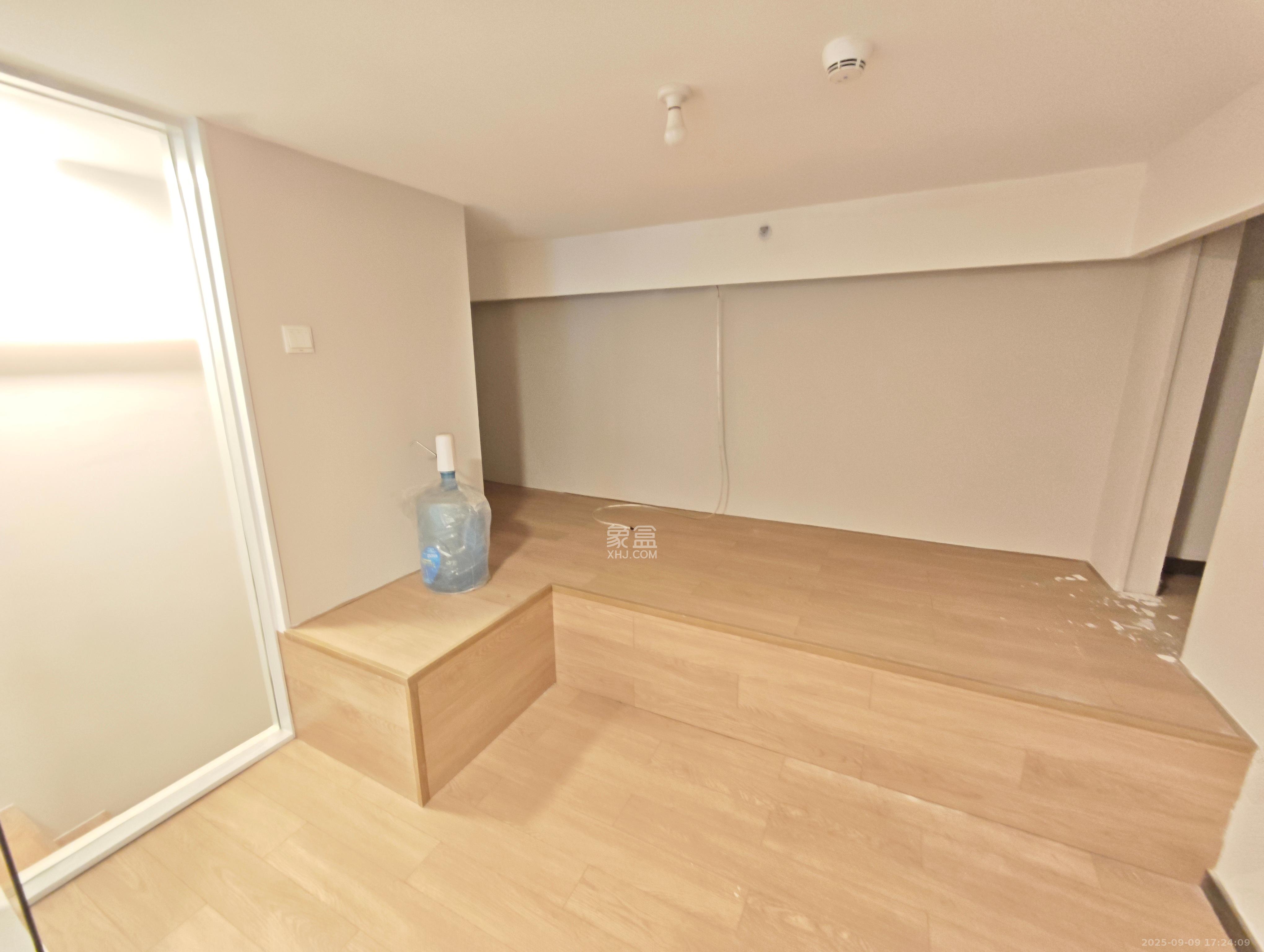 时代年华  3室2厅2卫    1600.0元/月室内图