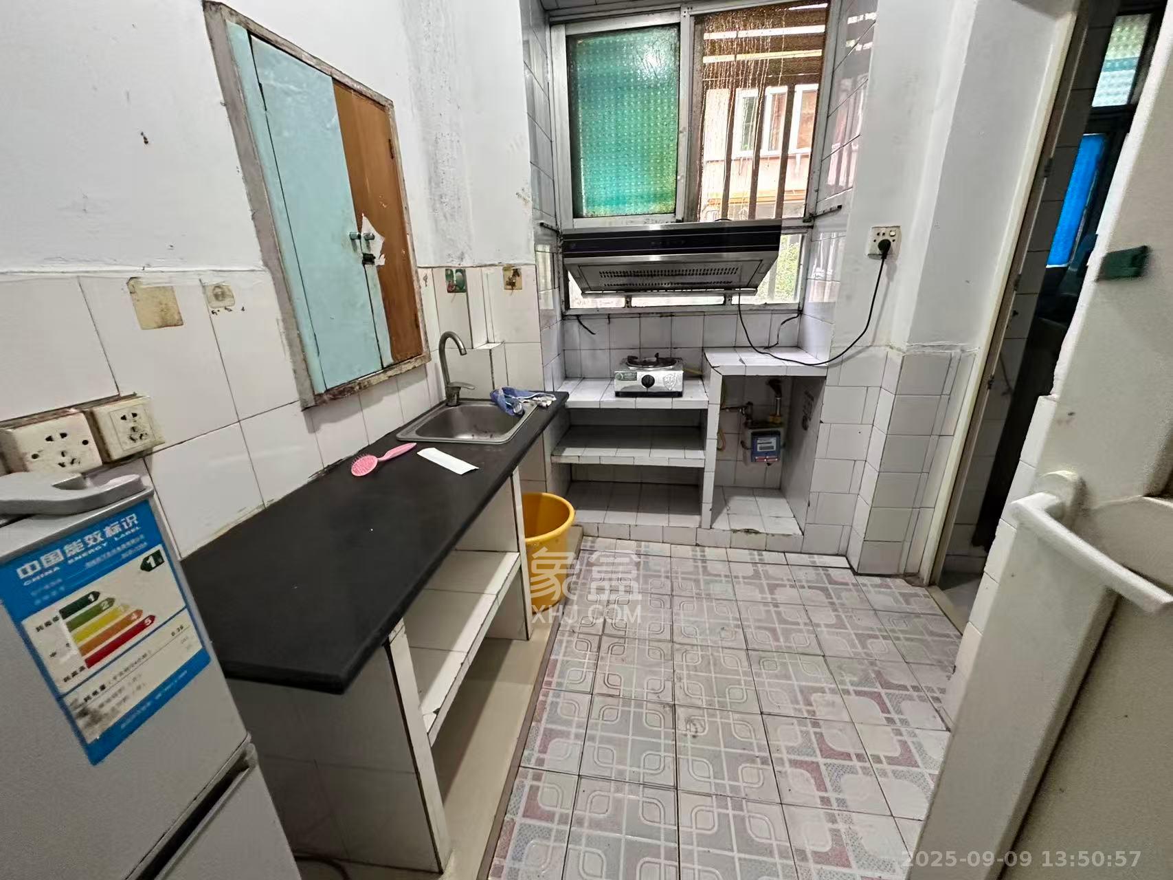 文艺新村  2室1厅1卫    1400.0元/月室内图