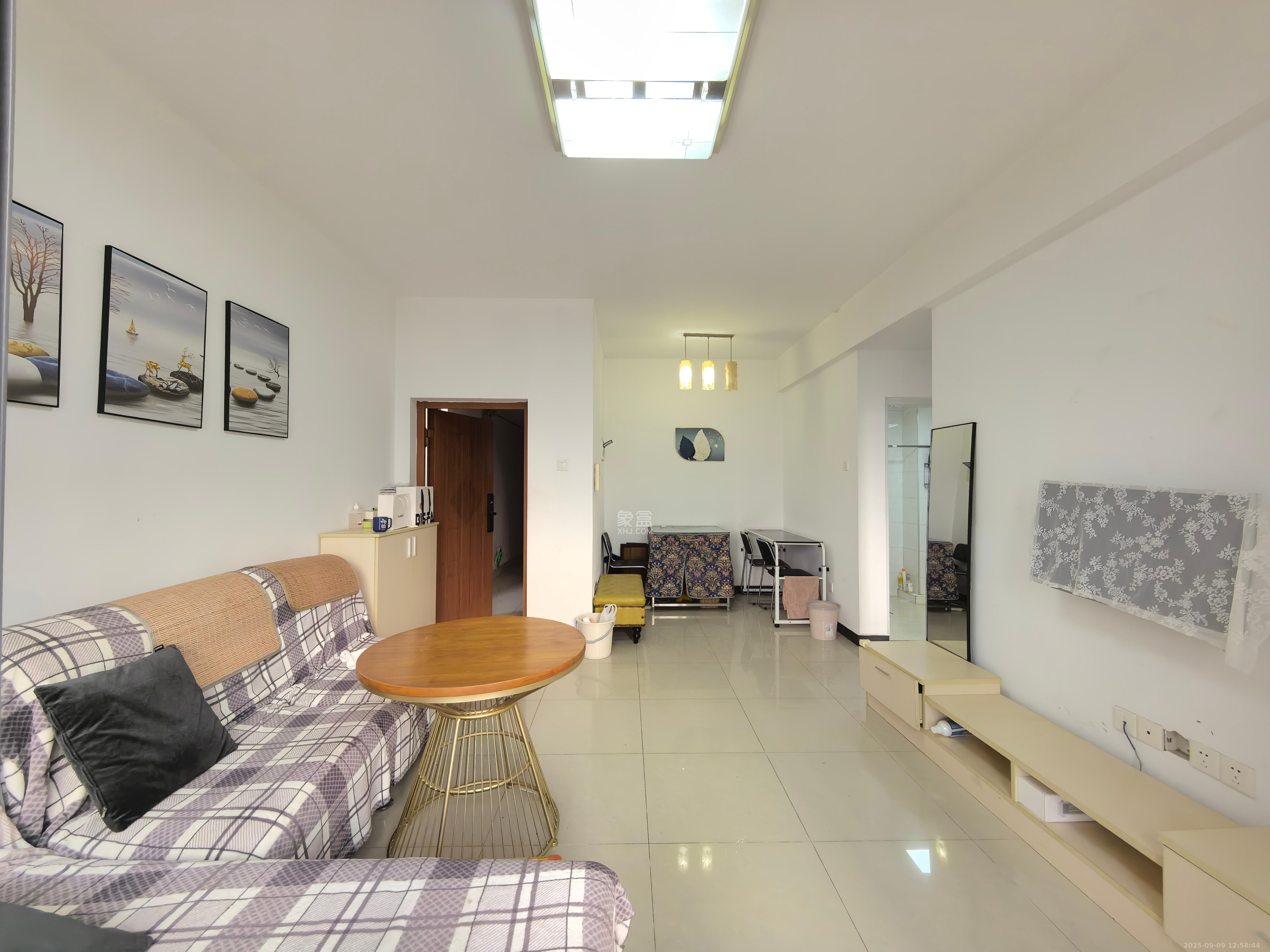 中城丽景香山园 2室2厅1卫 2200.0元/月 中城丽景香山园 2室2厅1卫 2200.0元/月室内图