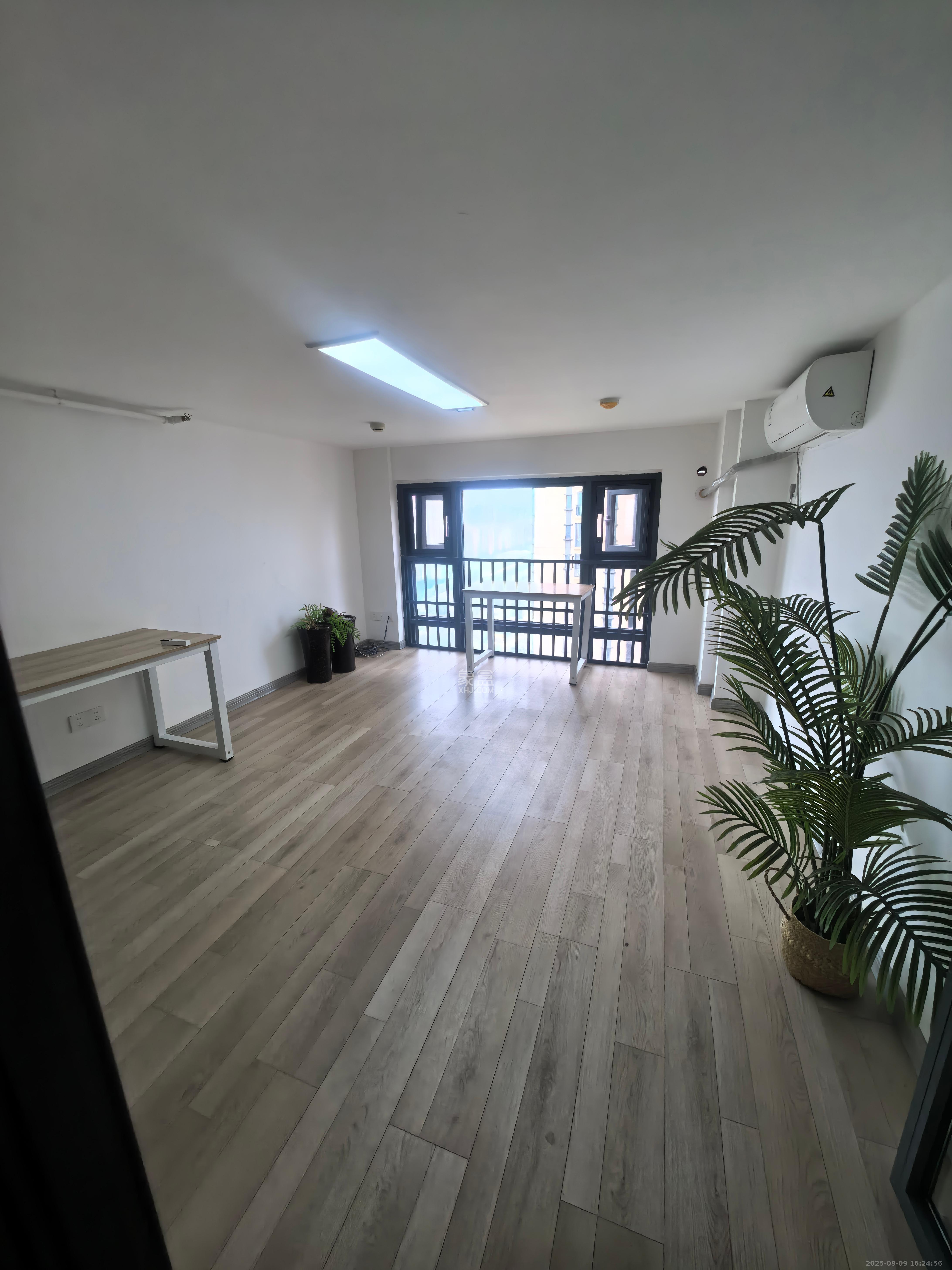 恒大御景半岛锦绣苑 1室0厅0卫 2200.0元/月 恒大御景半岛锦绣苑 1室0厅0卫 2200.0元/月室内图