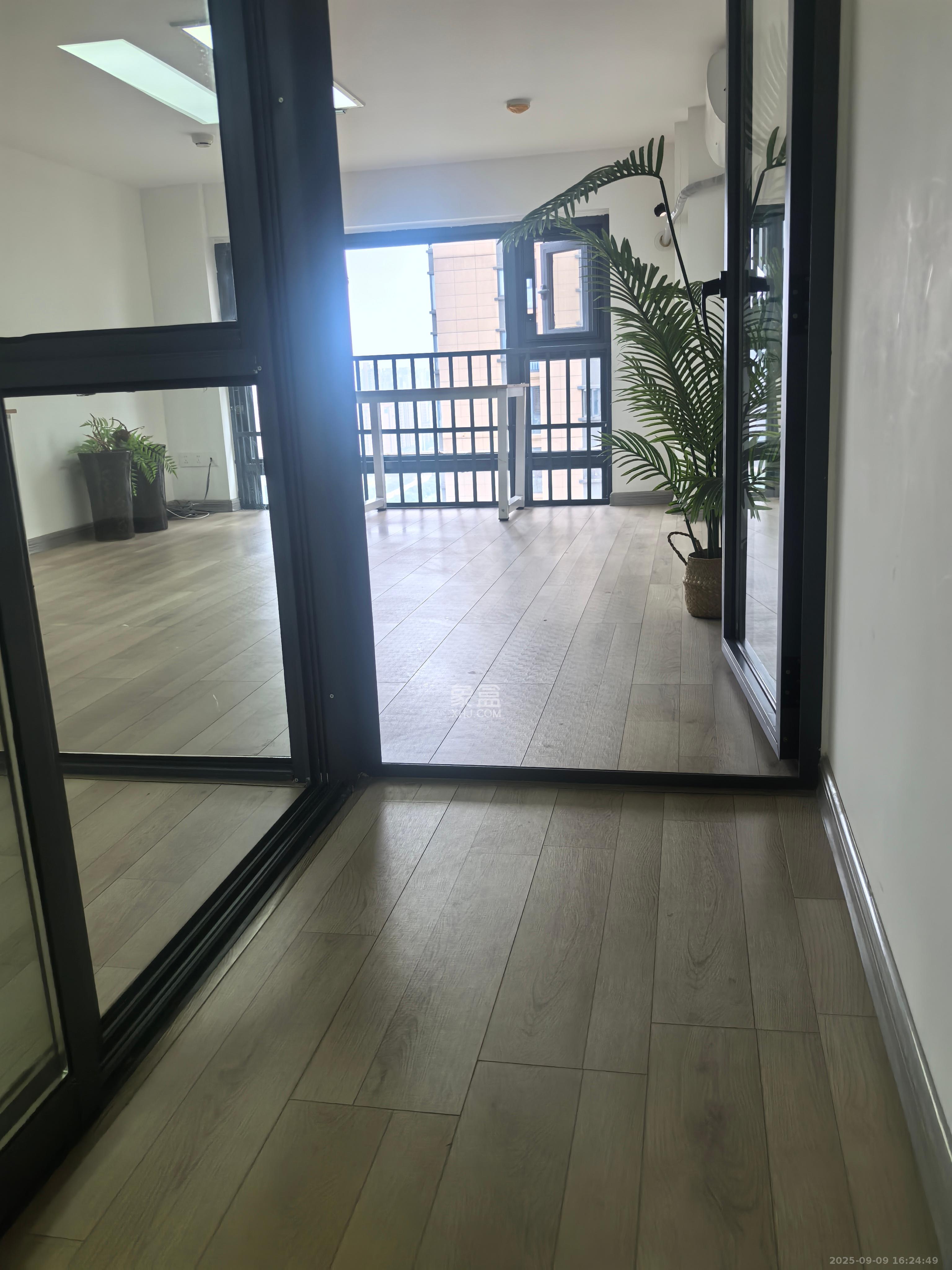 恒大御景半岛锦绣苑 1室0厅0卫 2200.0元/月 恒大御景半岛锦绣苑 1室0厅0卫 2200.0元/月室内图