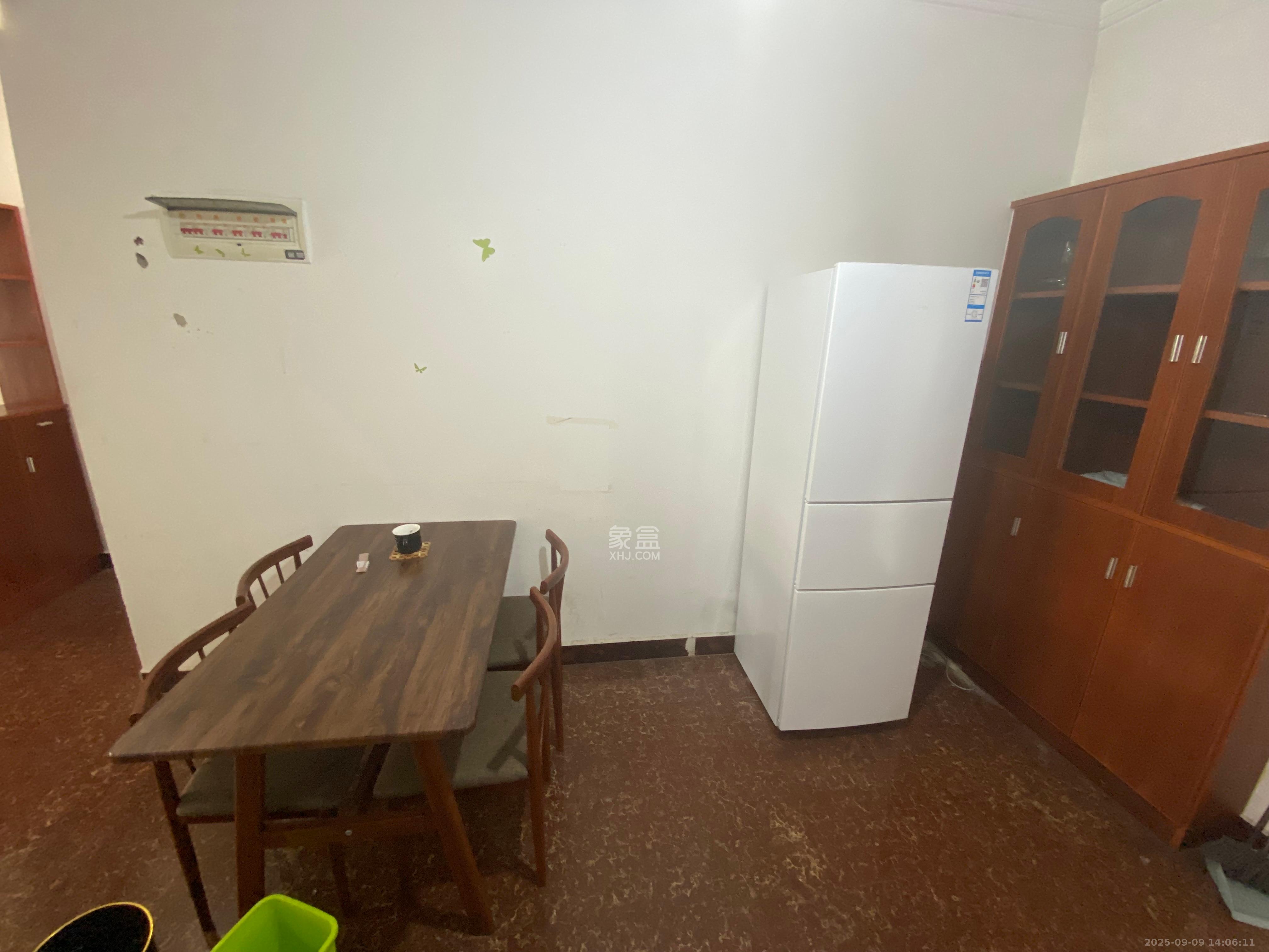 景塘家园  2室2厅1卫    1600.0元/月室内图