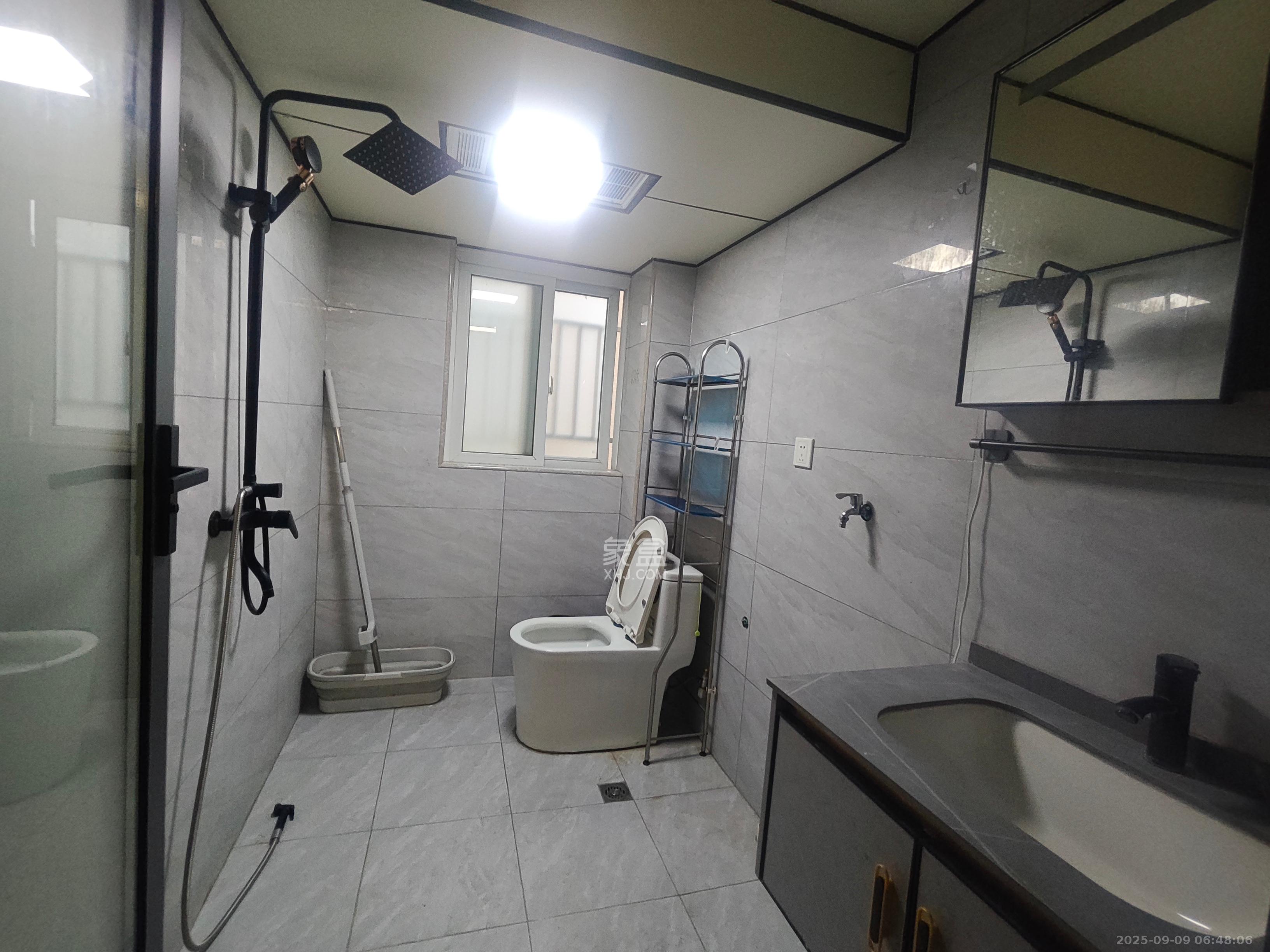 谷山乐园二期 1室2厅1卫 2100.0元/月 谷山乐园二期 1室2厅1卫 2100.0元/月室内图