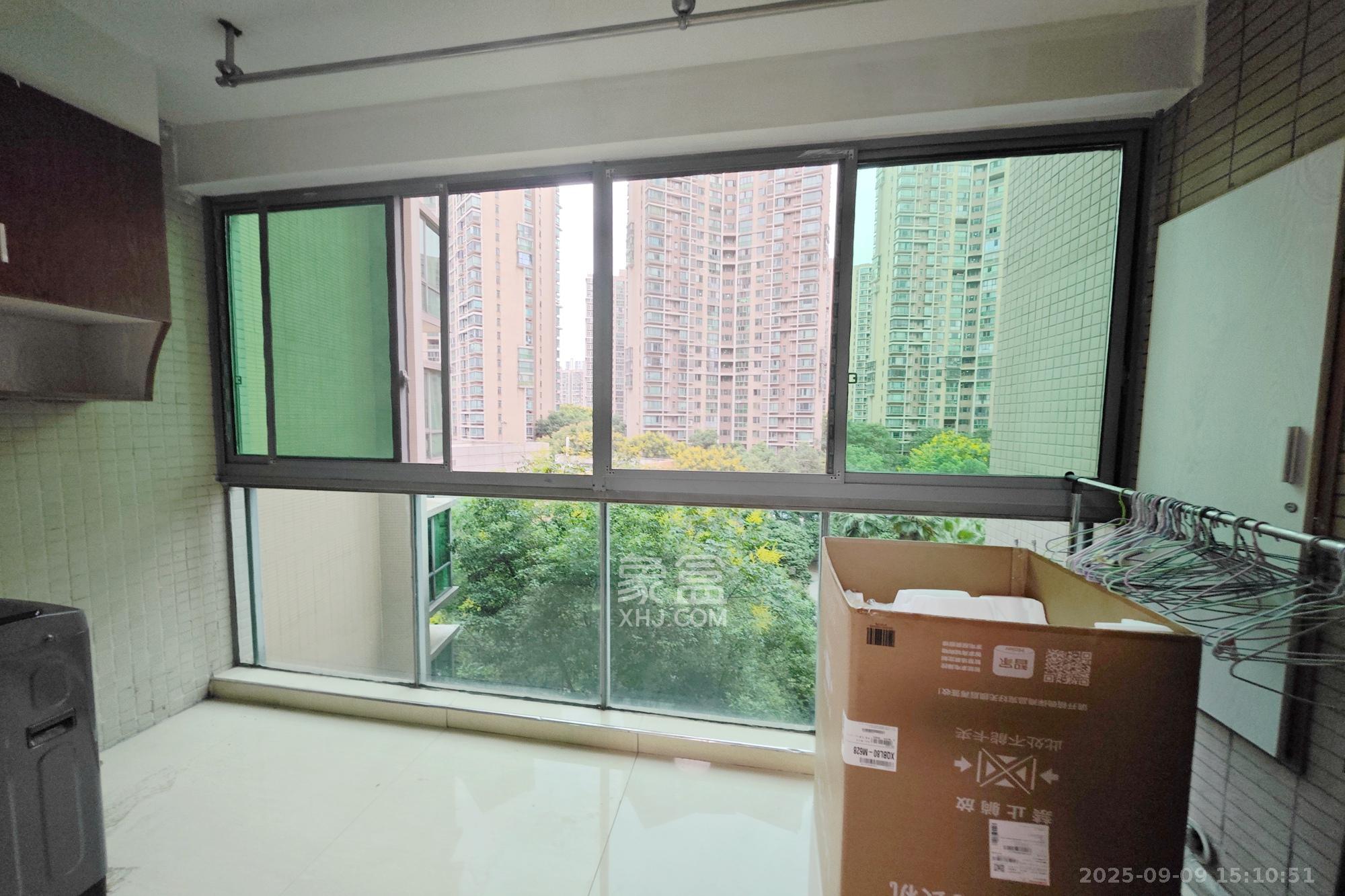 新城新世界一二三期 3室2厅1卫 87.0万 新城新世界一二三期 3室2厅1卫 87.0万阳台