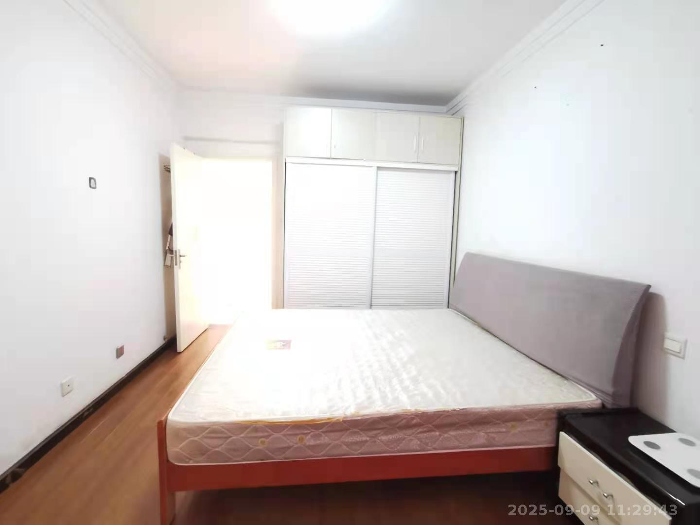 银港水晶城  2室2厅1卫   2200.00元/月室内图