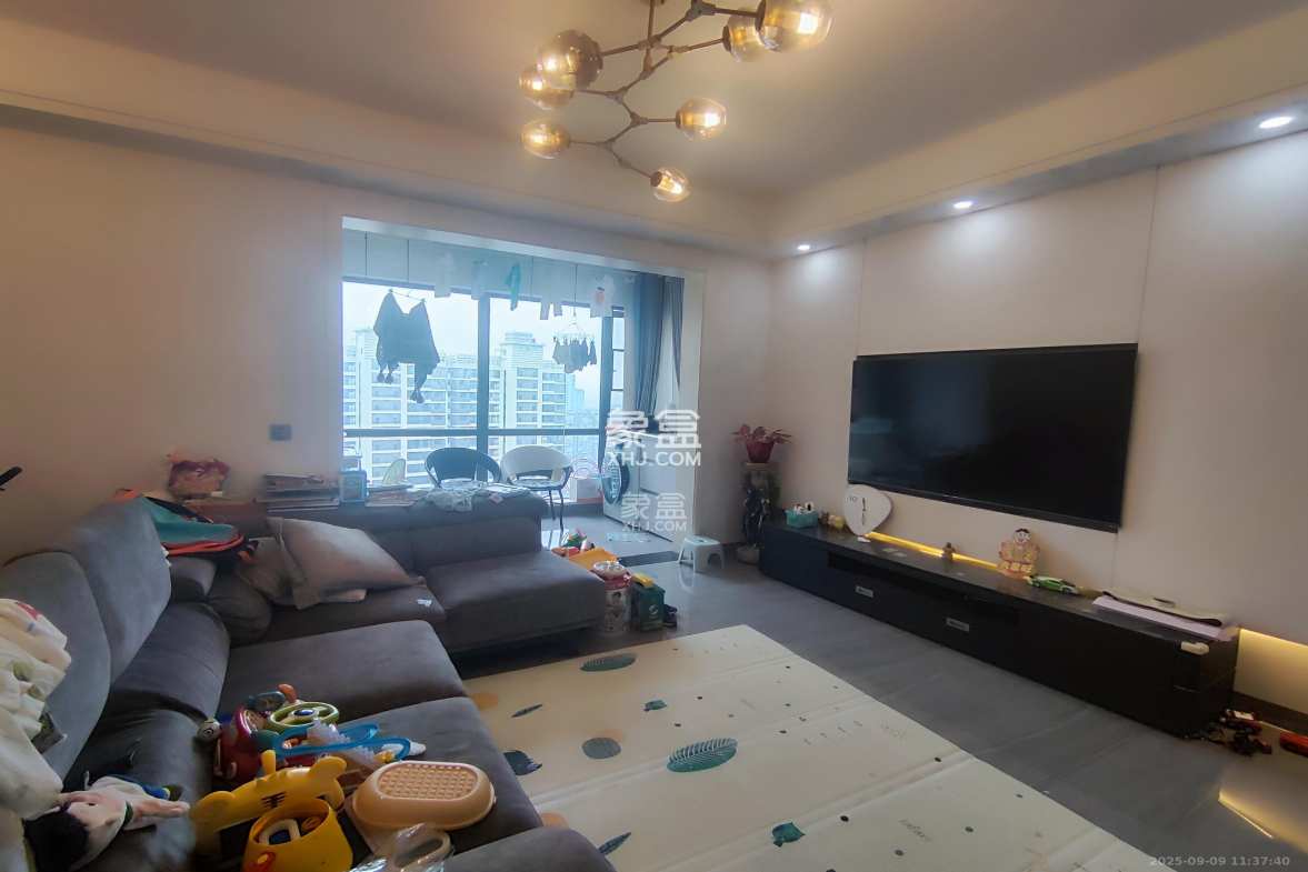 保利西海岸B区  4室2厅2卫    5200.0元/月 保利西海岸B区  4室2厅2卫    5200.0元/月室内图