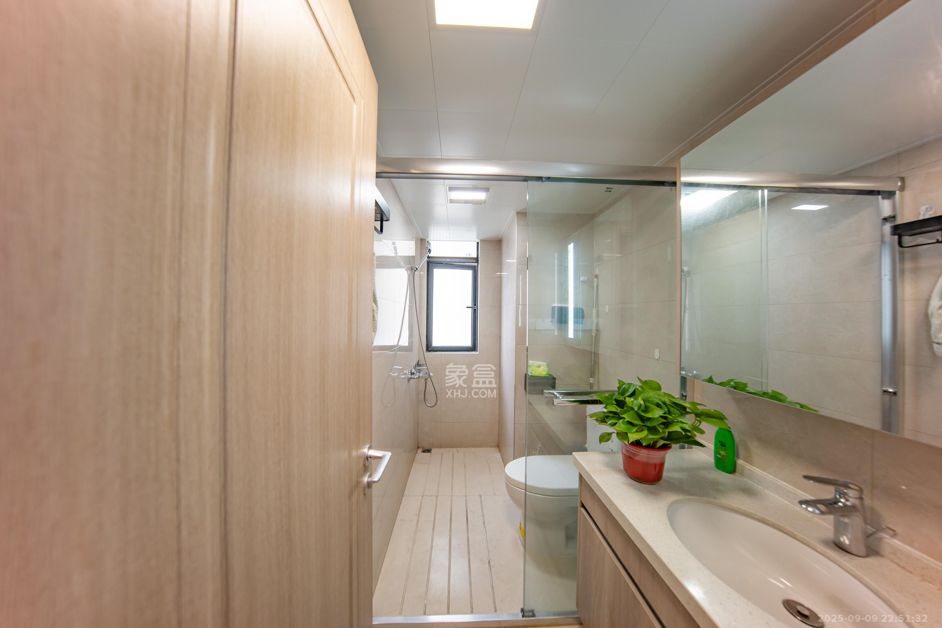 建投象山国际  3室2厅2卫    139.8万 建投象山国际  3室2厅2卫    139.8万卫生间