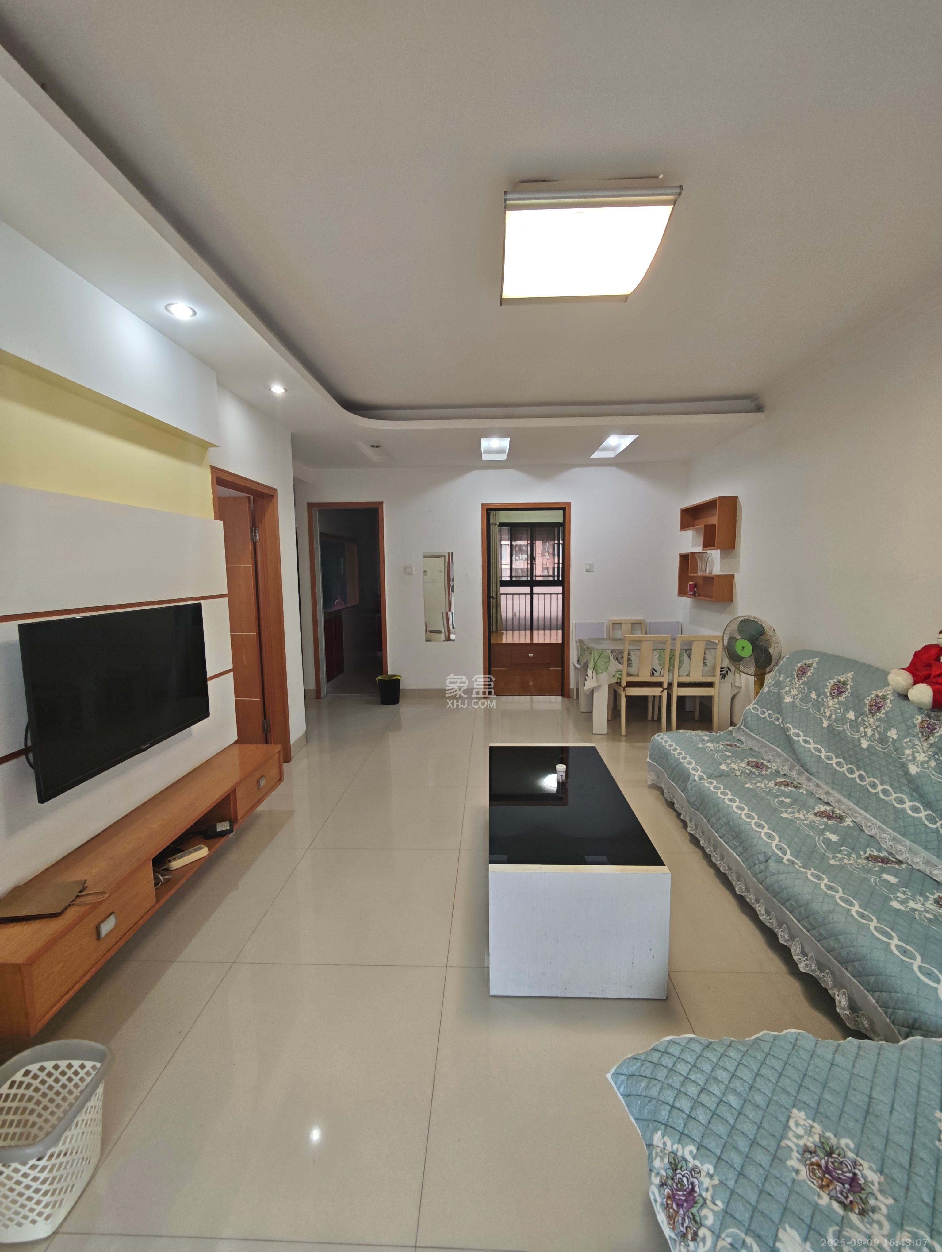 三一街区  3室2厅1卫   1800.00元/月室内图