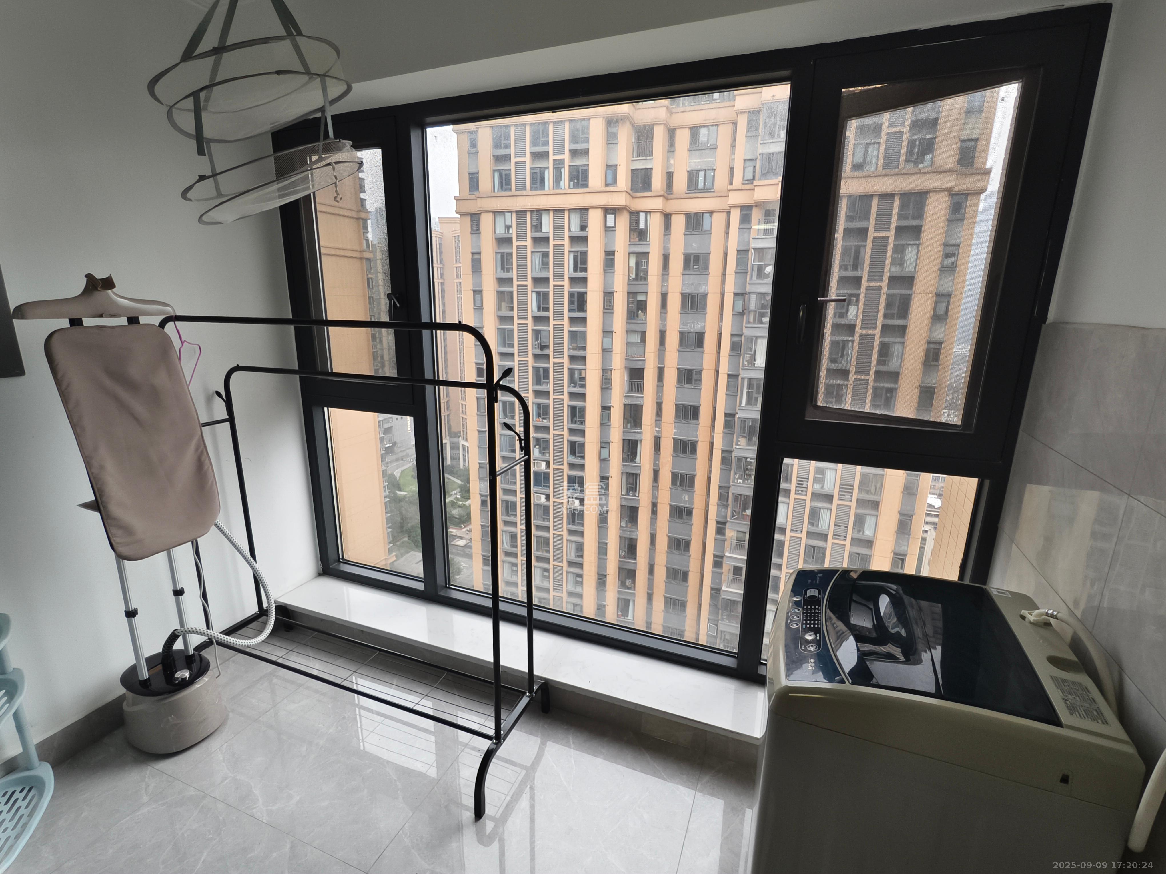 天健城  3室2厅1卫    4000.0元/月 天健城  3室2厅1卫    4000.0元/月室内图