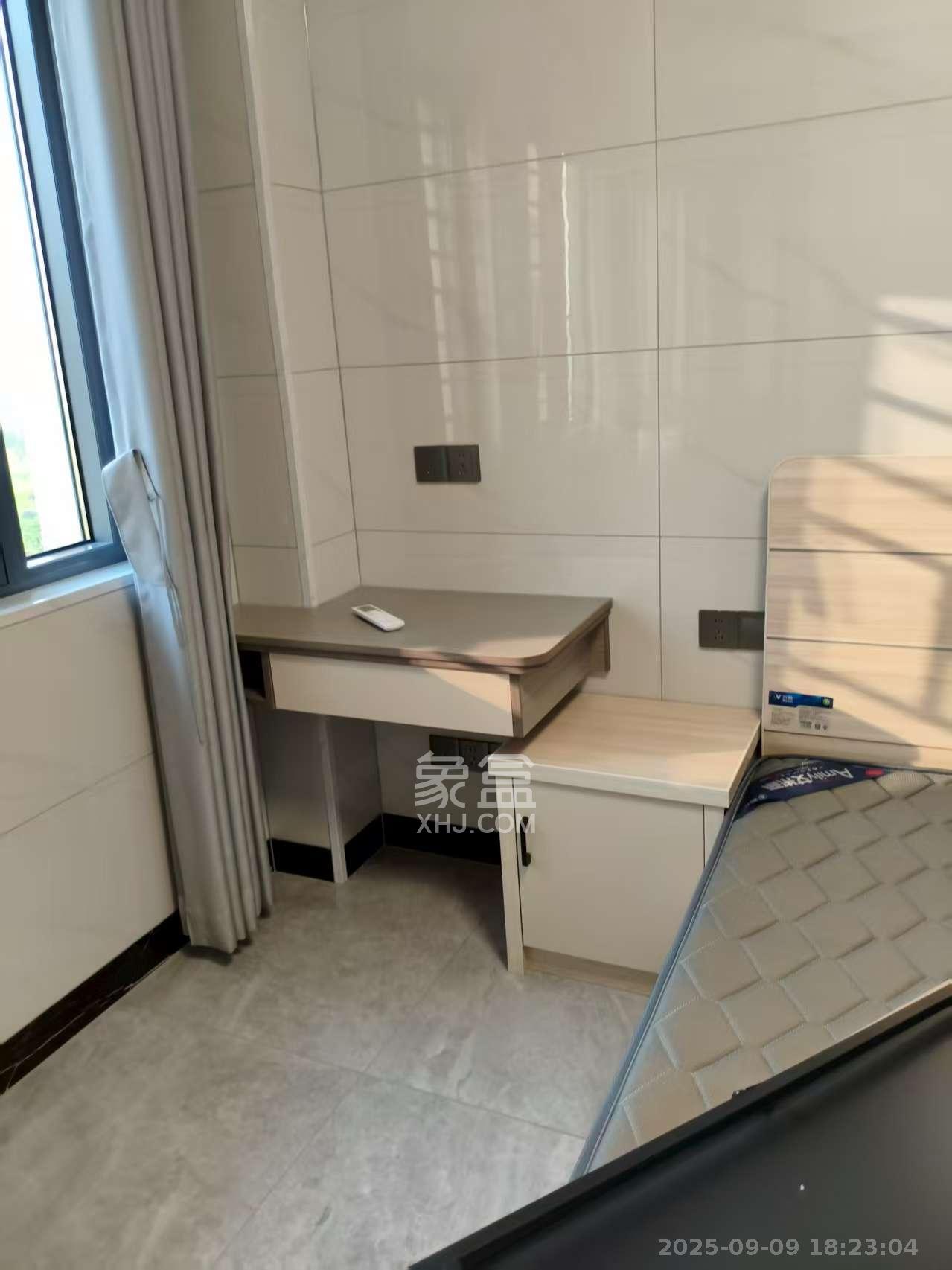 燕珑新寓  2室1厅1卫    1600.0元/月室内图