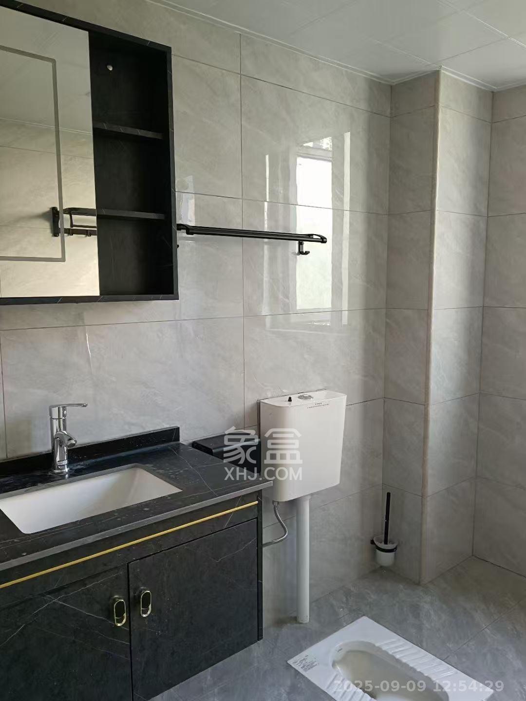 五矿万境蓝山  4室2厅2卫    2500.0元/月室内图