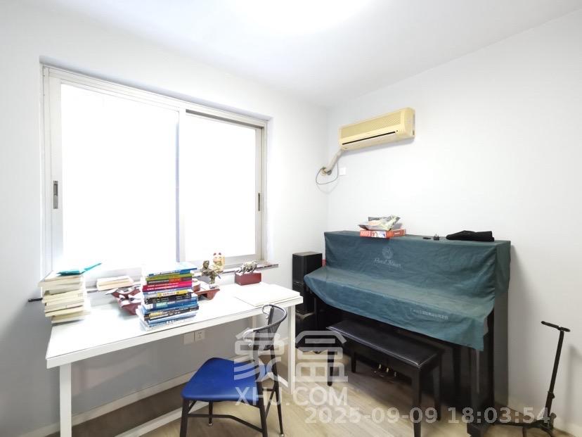 鸿园小区  3室2厅2卫   3500.00元/月室内图