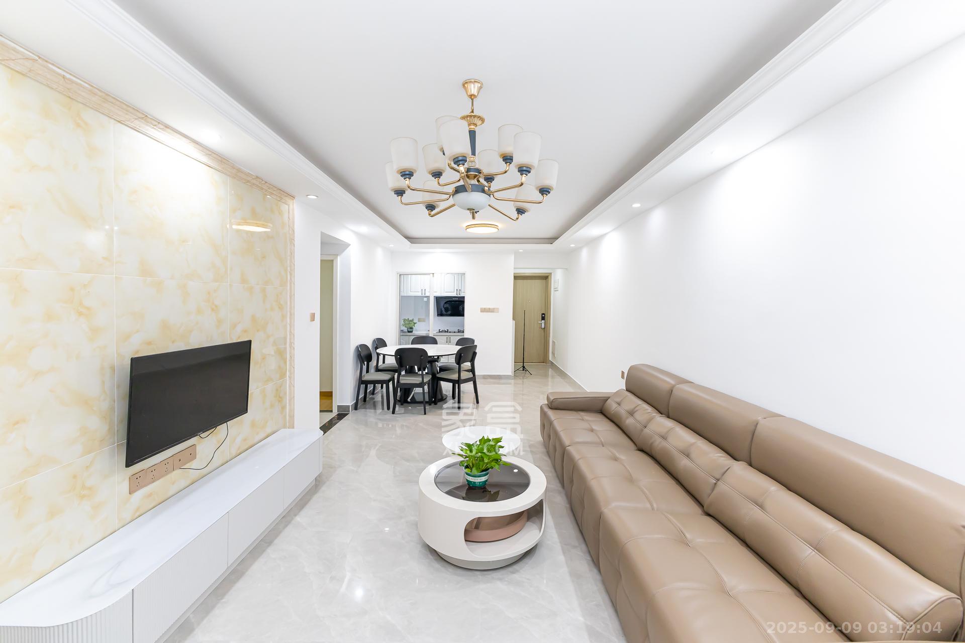 时代倾城三期 2室2厅1卫 68.8万 时代倾城三期 2室2厅1卫 68.8万客厅