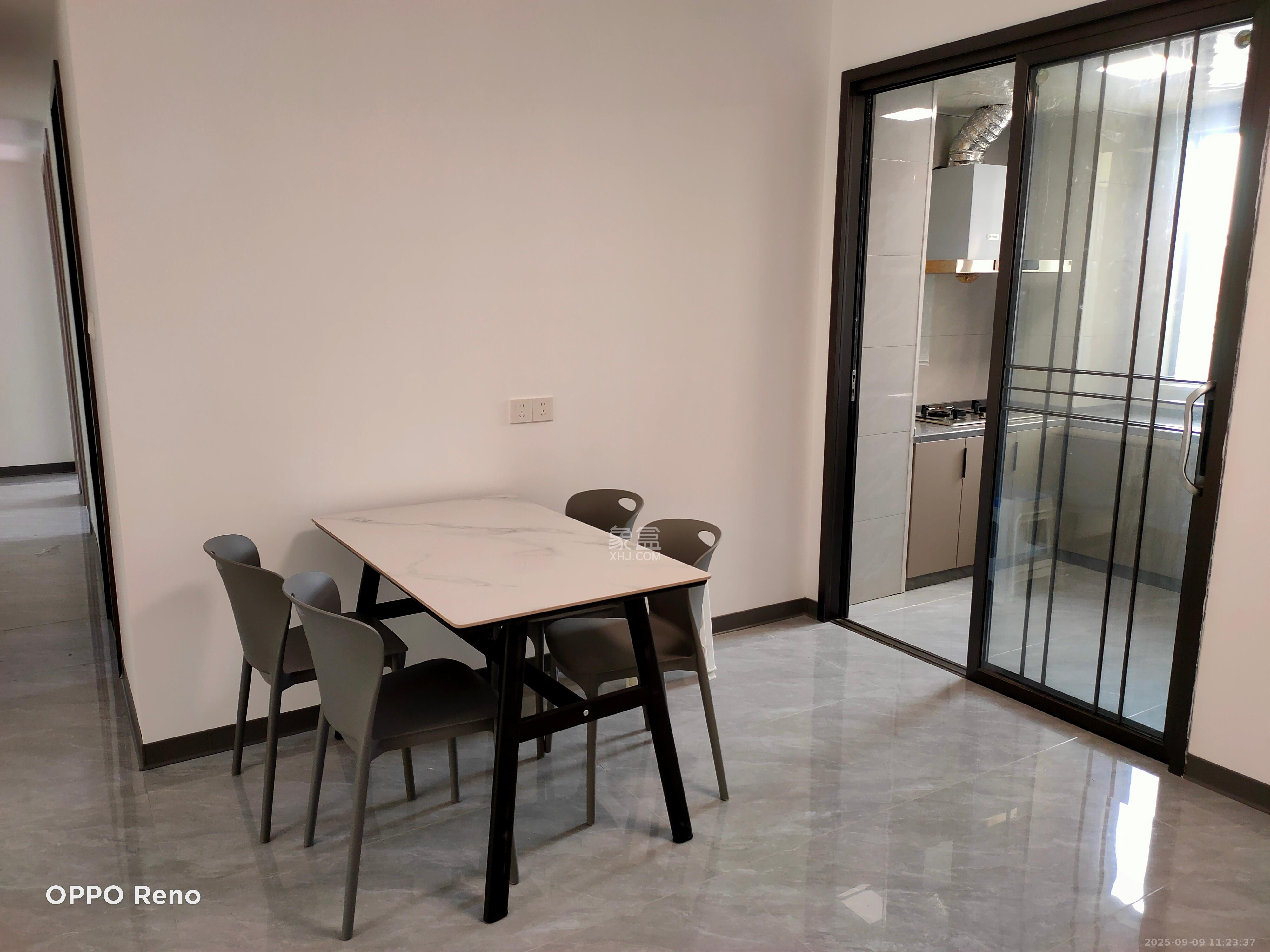 旭辉国悦府  4室2厅2卫    3700.0元/月室内图