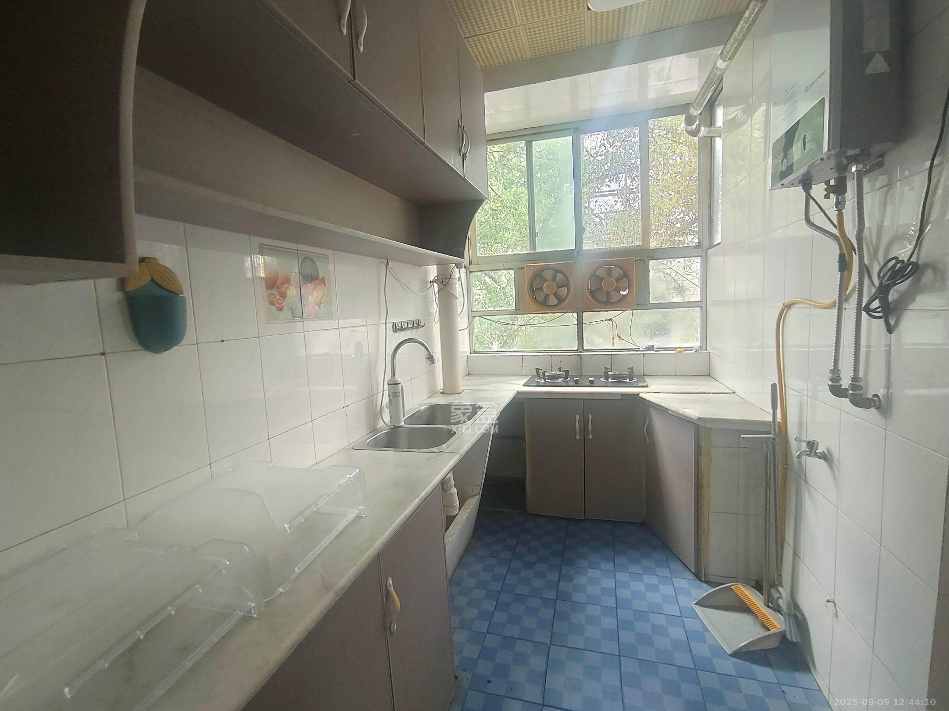 梅岭村  3室2厅1卫    2100.0元/月室内图