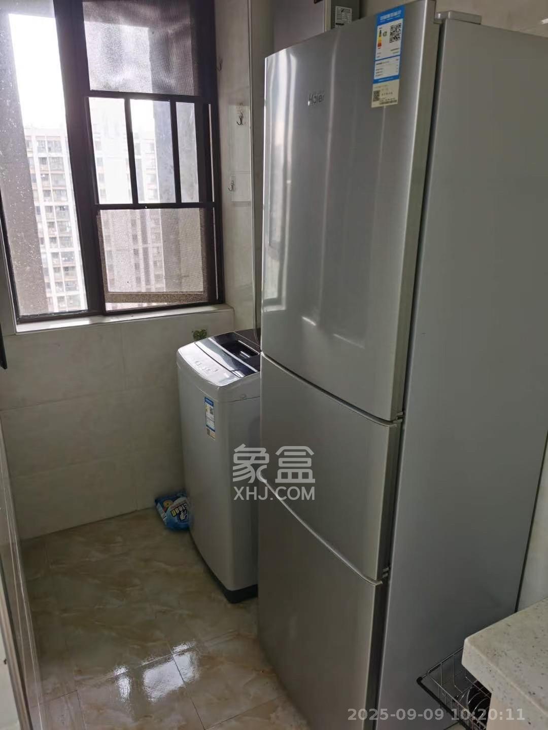 旭辉御府  3室2厅1卫    2000.0元/月室内图