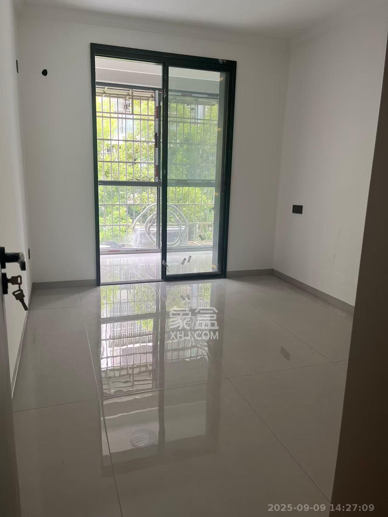 裕园小区(含浦) 4室2厅2卫 3000.0元/月 裕园小区(含浦) 4室2厅2卫 3000.0元/月室内图