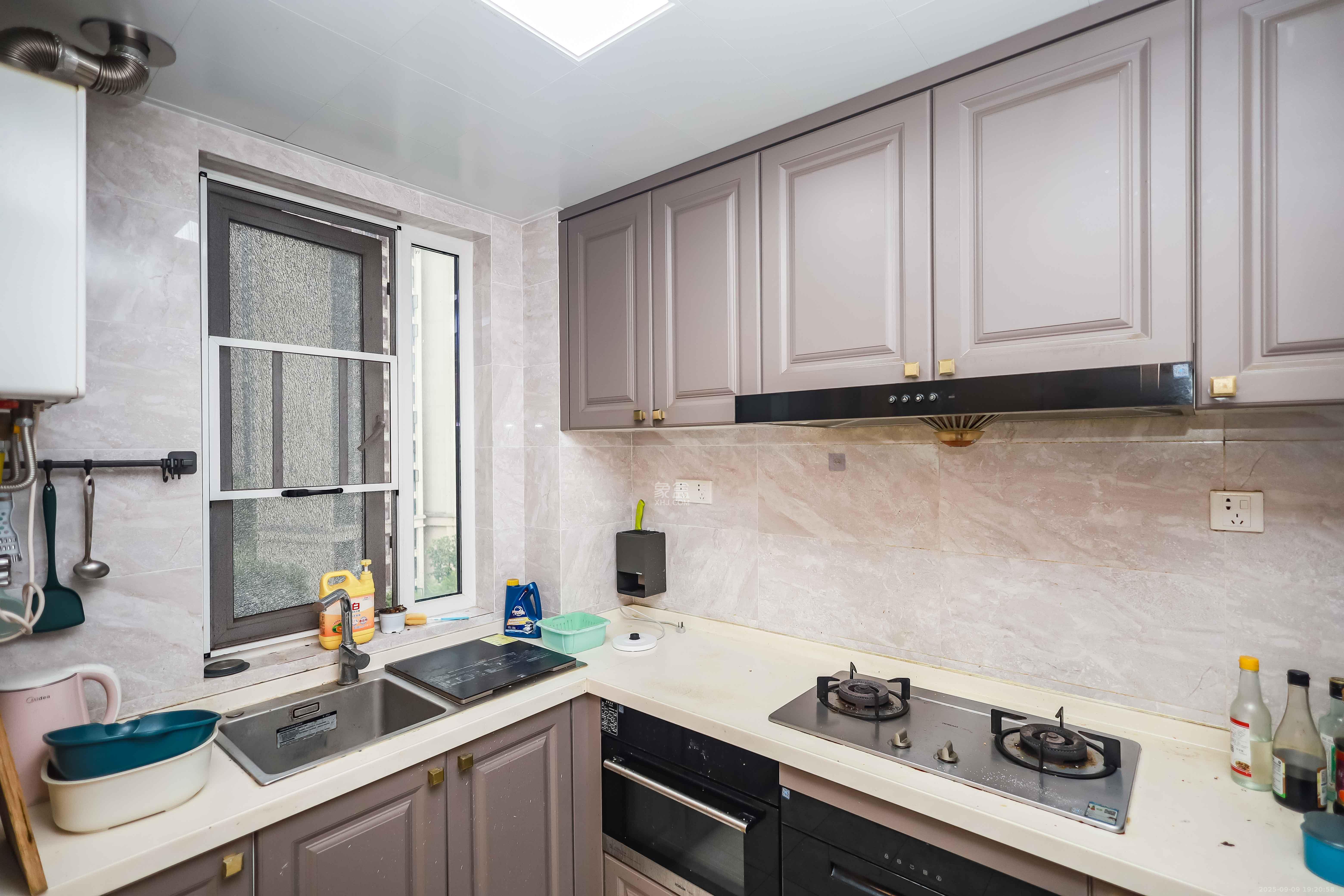 金地中交麓谷香颂(金地中交雅苑)  3室2厅2卫    116.0万 金地中交麓谷香颂(金地中交雅苑)  3室2厅2卫    116.0万厨房