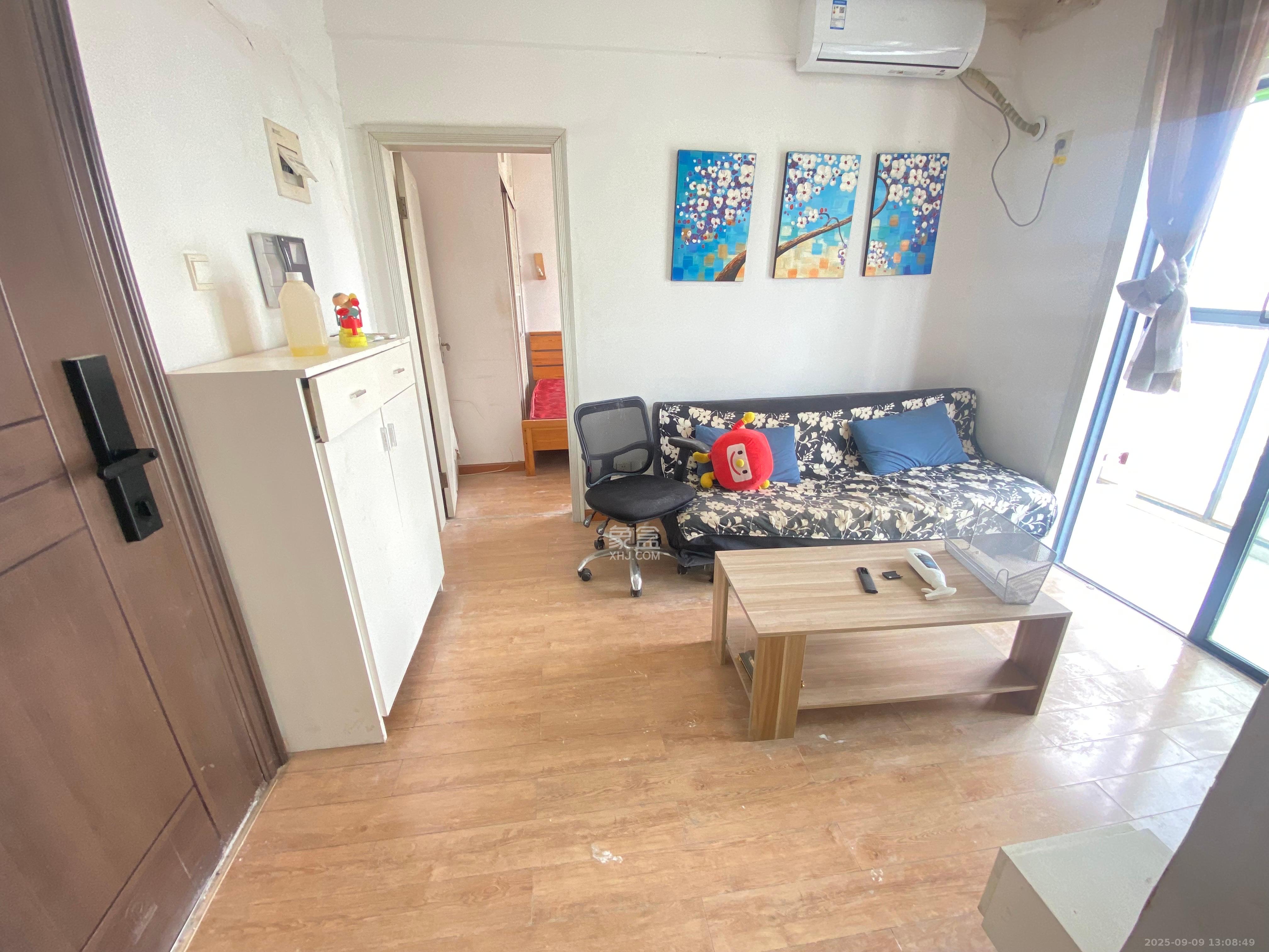 标志浪漫满屋（枫景公寓）  1室1厅1卫   1350.00元/月室内图